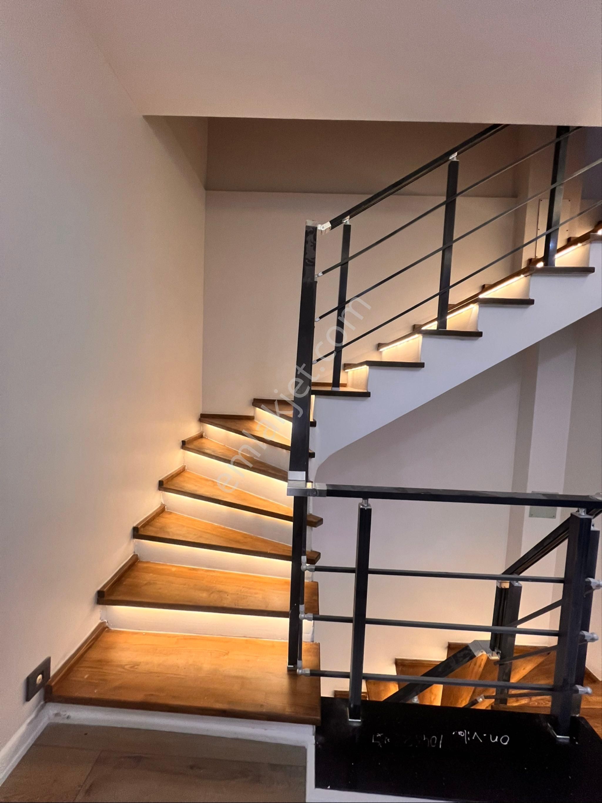 Turyaptan Deniz Manzaralı Teraslı Triplex Villa - Görsel 17