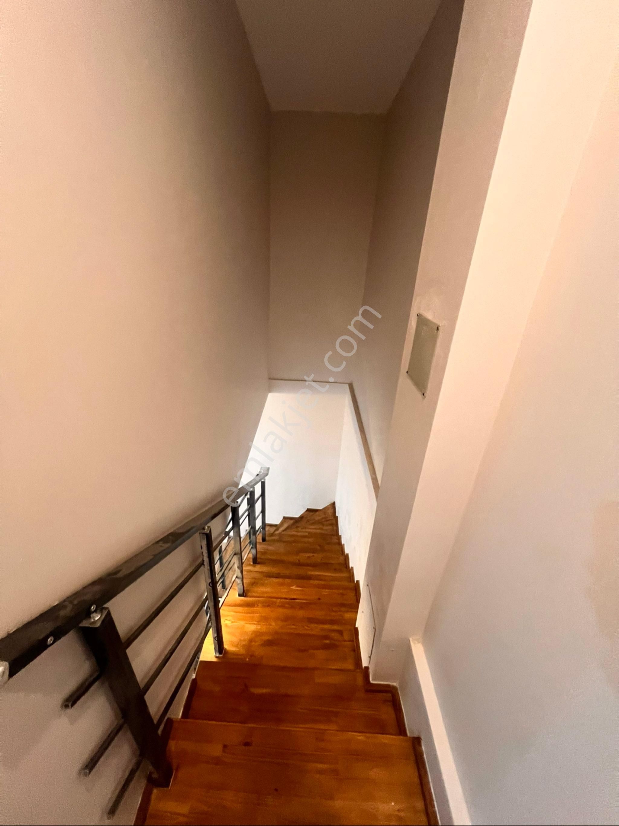 Turyaptan Deniz Manzaralı Teraslı Triplex Villa - Görsel 18