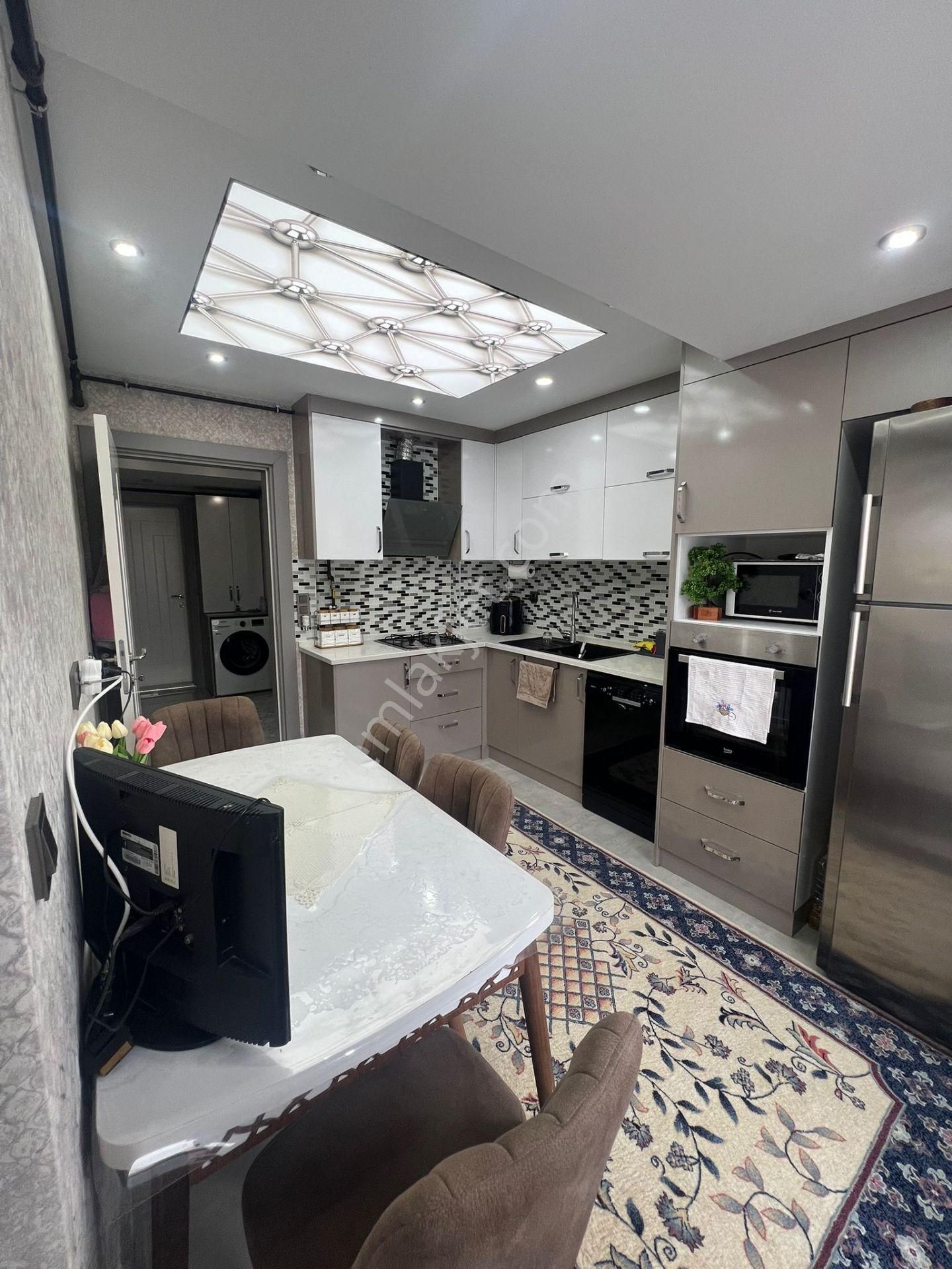 Ender Uysal Gayrimenkulden Bağbaşında Satılık 2+1 Asansölü Lüx Daire...