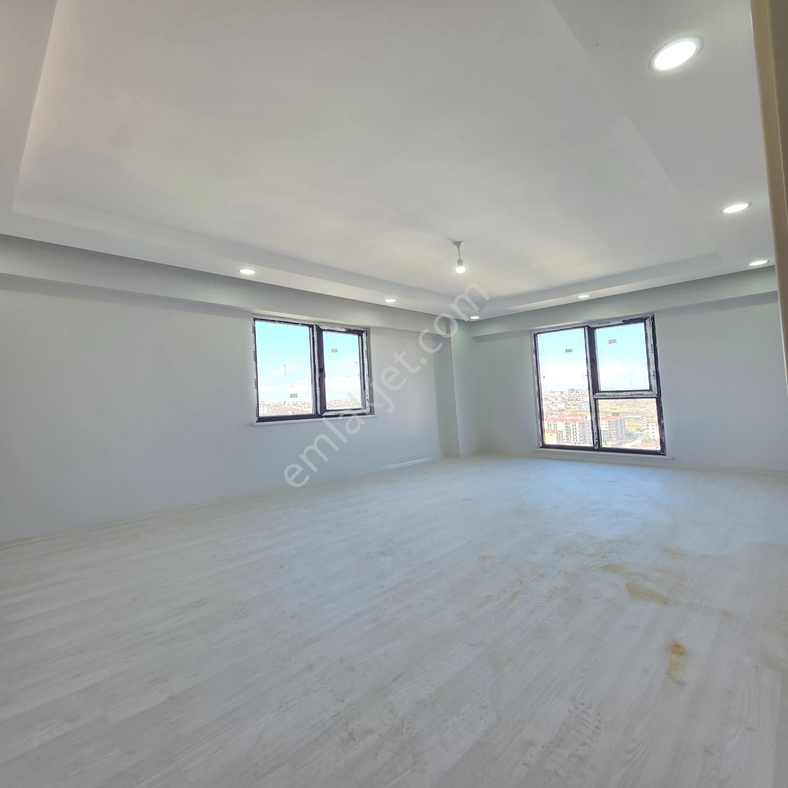 Yuvakurdan Sıfır Kiralık 3+1 İstasyon Mh Sitede Kapalı Otoparklı