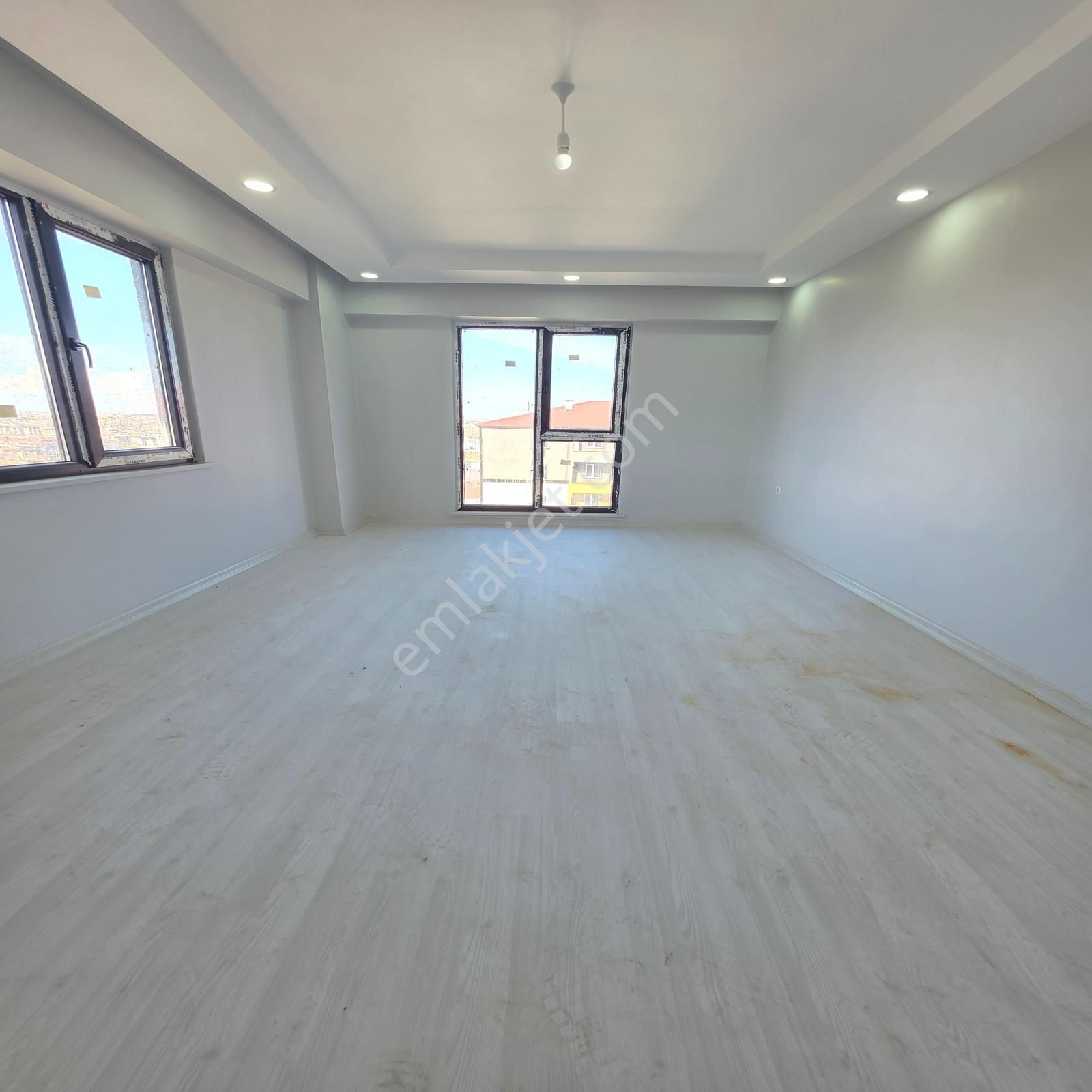 Yuvakurdan Sıfır Kiralık 3+1 İstasyon Mh Sitede Kapalı Otoparklı - Görsel 13