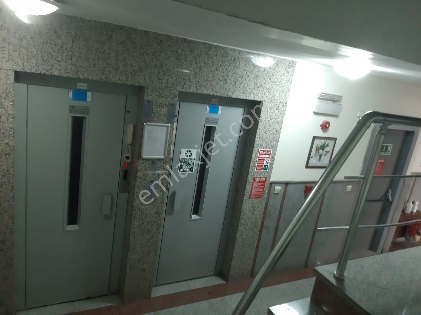 Site Özellikli Binada Komple Yenilenmiş Geniş Balkonlu Fırsat - Görsel 26