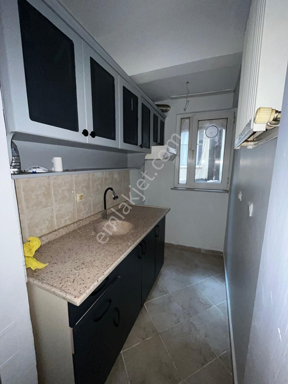 Ümraniye Atatürk Mahallesi Çarşı Metro Yürüme Mesafesi 1.kat 2+1 Kiralık Daire İçi Yapılı - Görsel 3