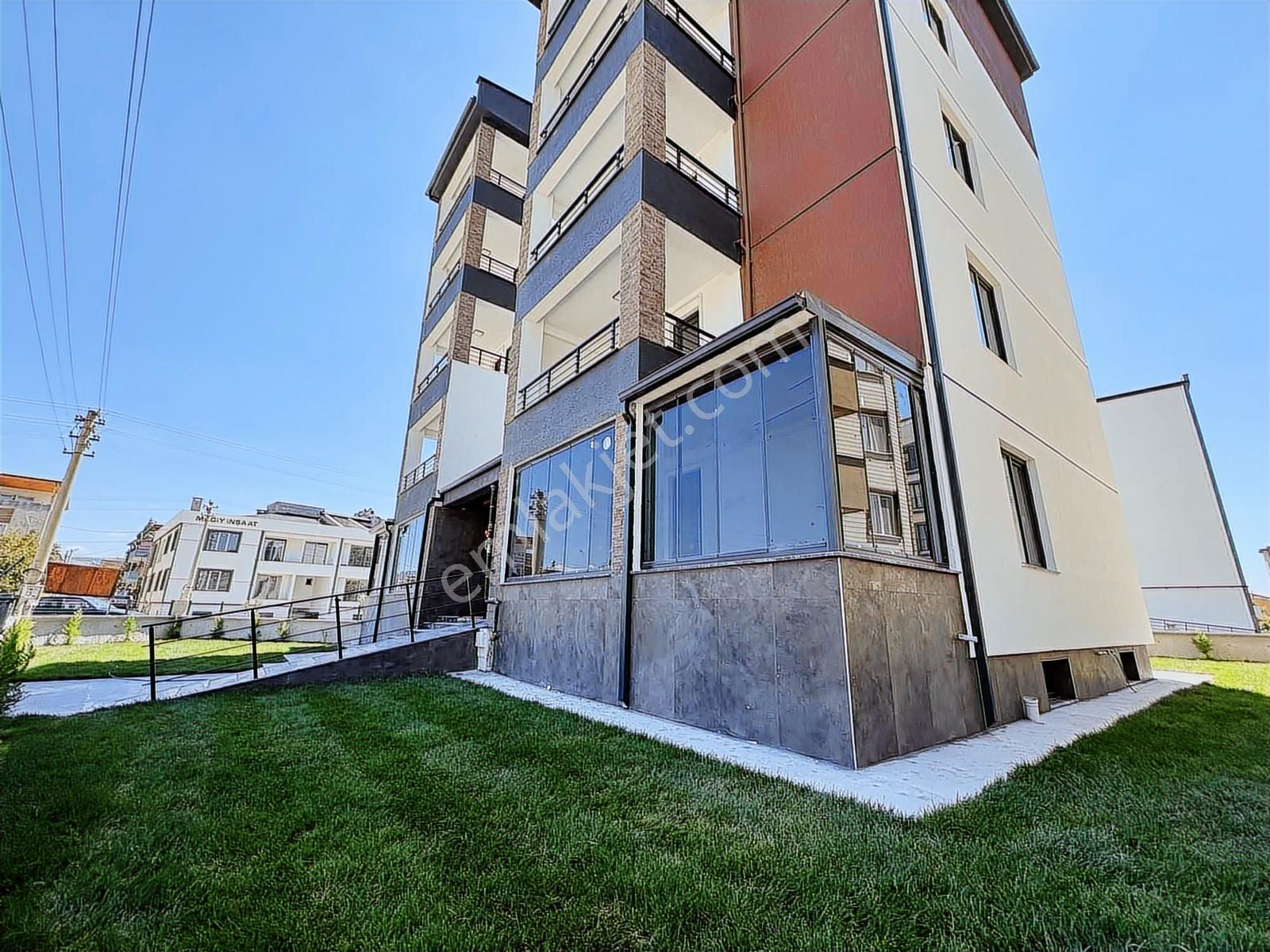 Rw Nefes'ten Bademalanında Ara Kat 2+1 Daire