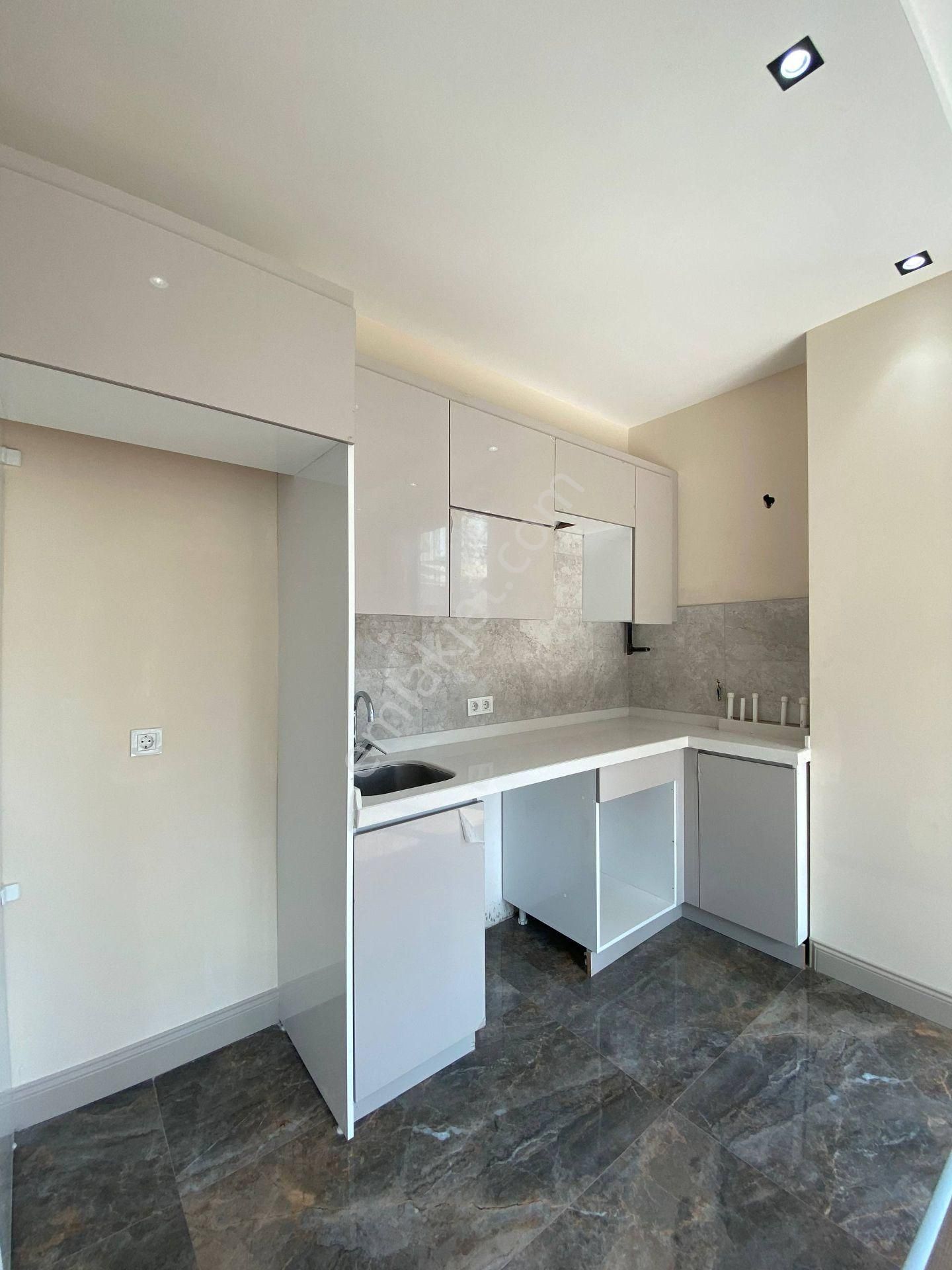 Esenyurt Tabela İncirtepe Mahallesi 2+1 Kiralık Sıfır Daire Butik Aile Sitesinde Amerikan Mutfak - Görsel 8