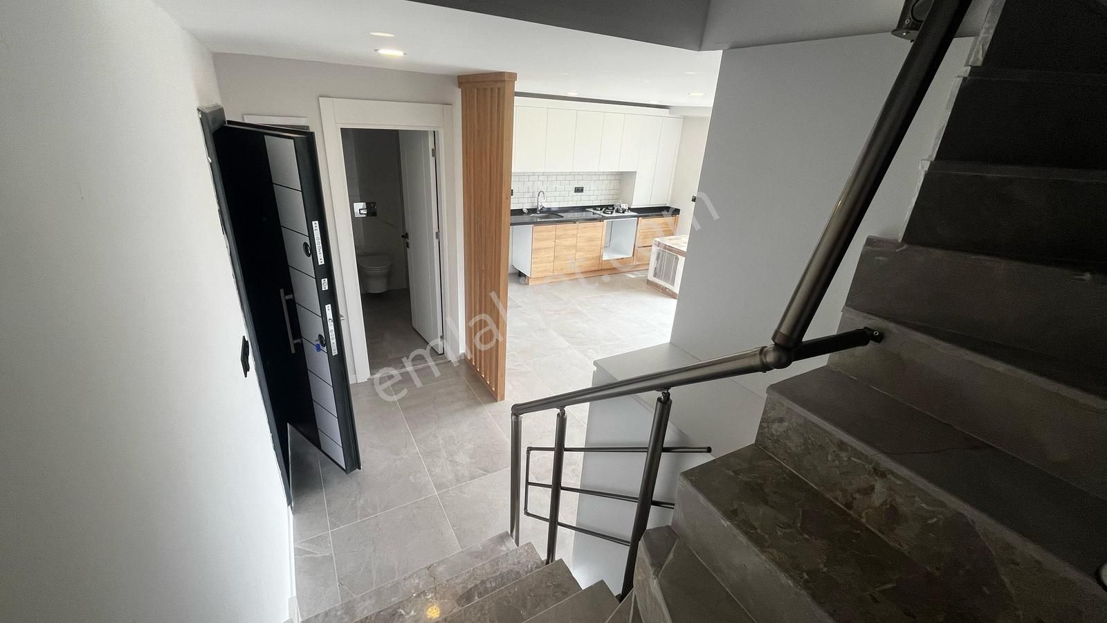 Altıntaş'ta Cad Üzeri Satılık Bahçe Dubleksi - Görsel 9