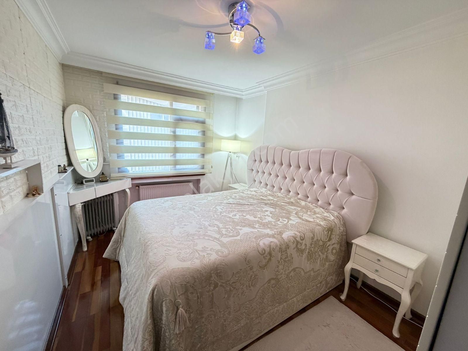 Maltepe Dragos'da Rüya Gibi Yalı Dairesi - Görsel 16