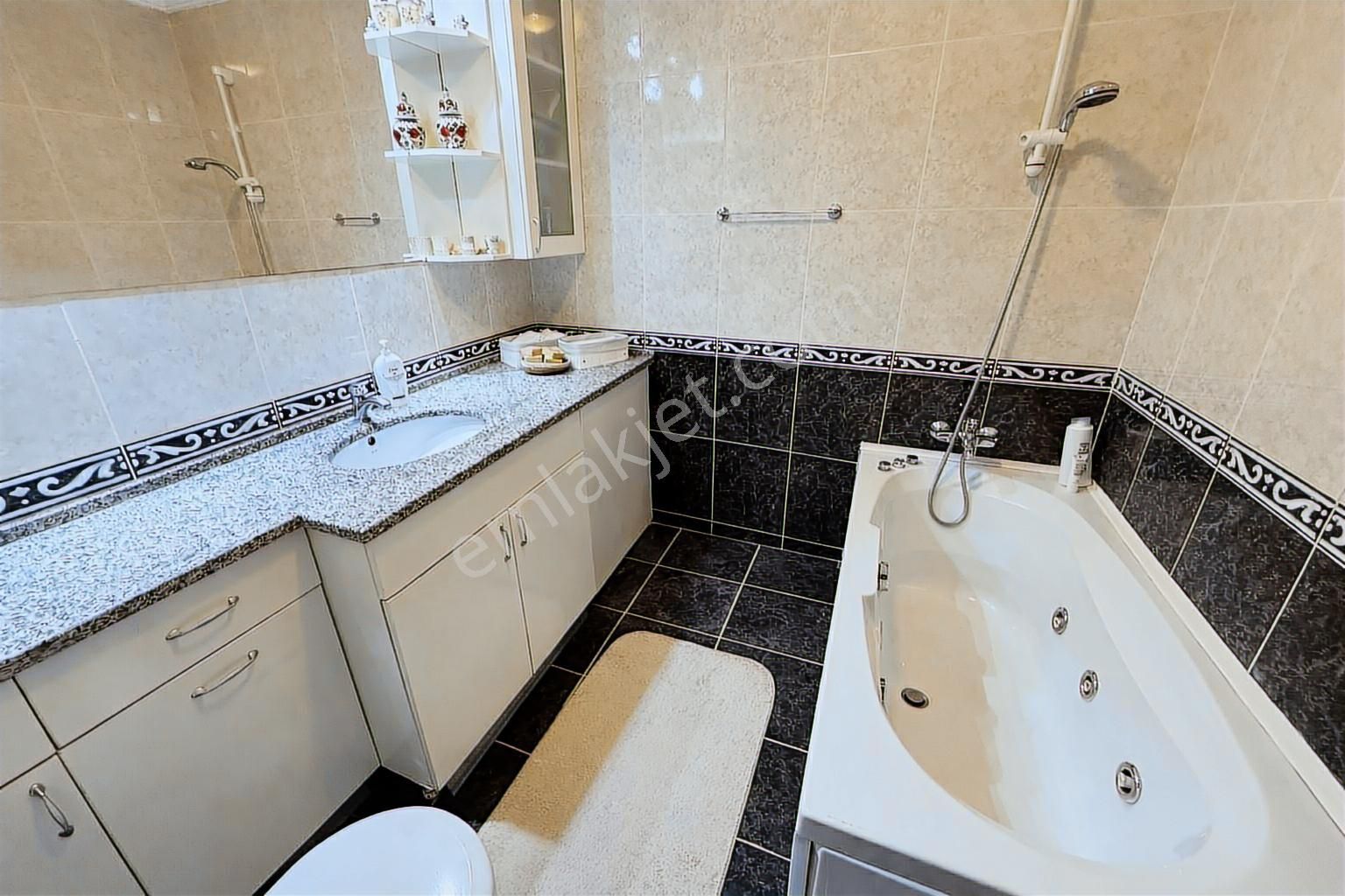 Maltepe Dragos'da Rüya Gibi Yalı Dairesi - Görsel 27