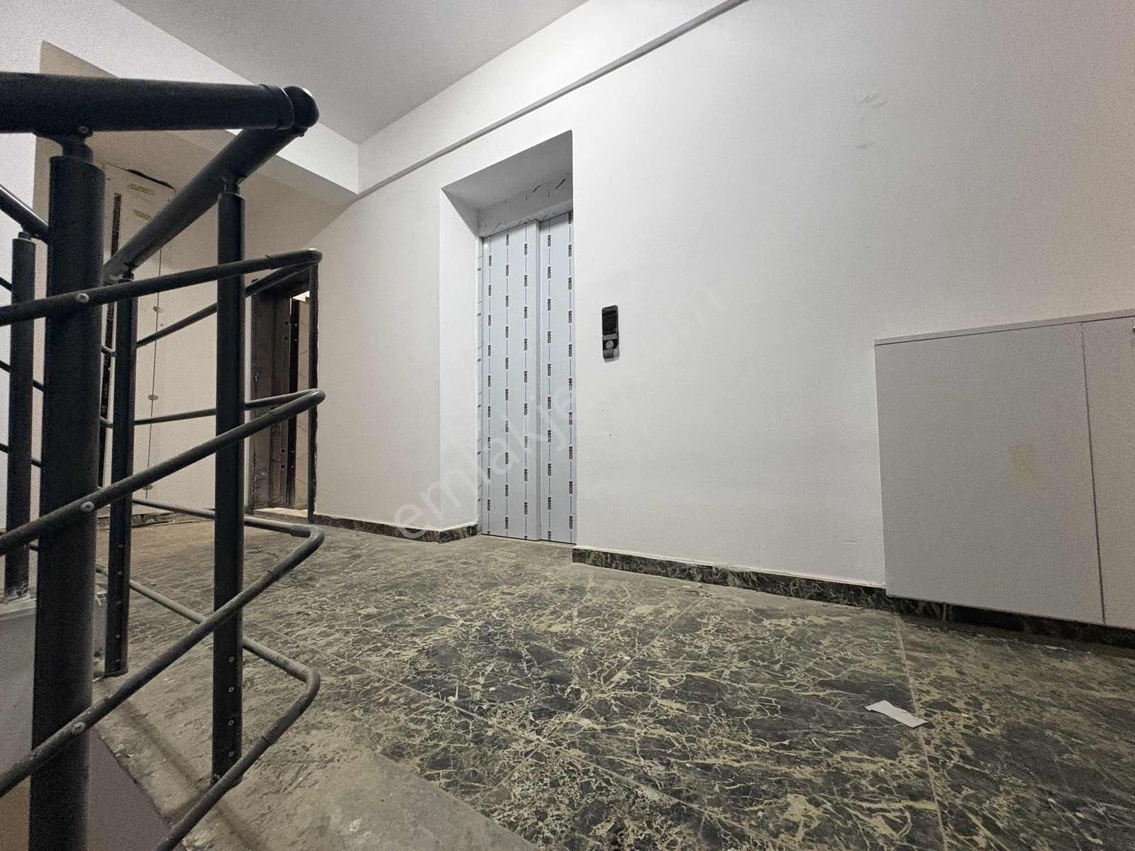 Rw Nefes'ten Badem Alanında Havuzlu Sitede 2+1 Daire - Görsel 28