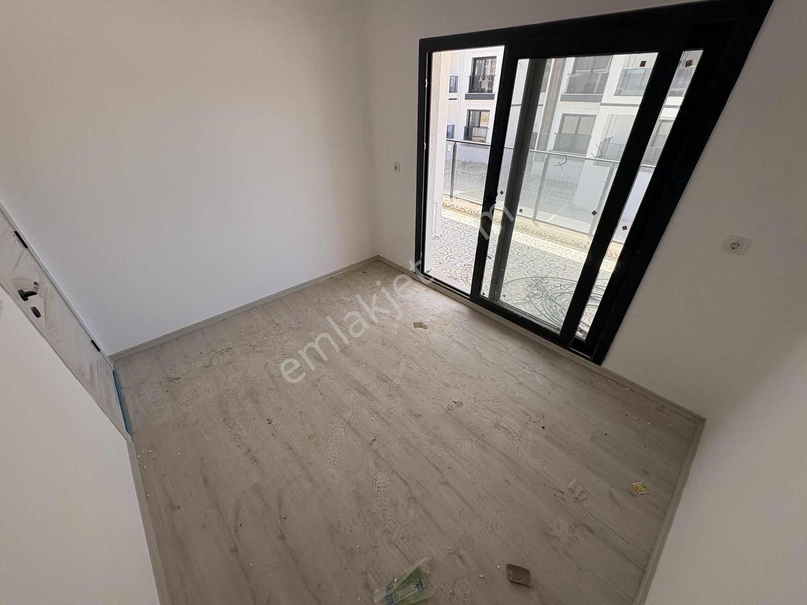 Rw Nefes'ten Badem Alanında Havuzlu Sitede 2+1 Daire - Görsel 4