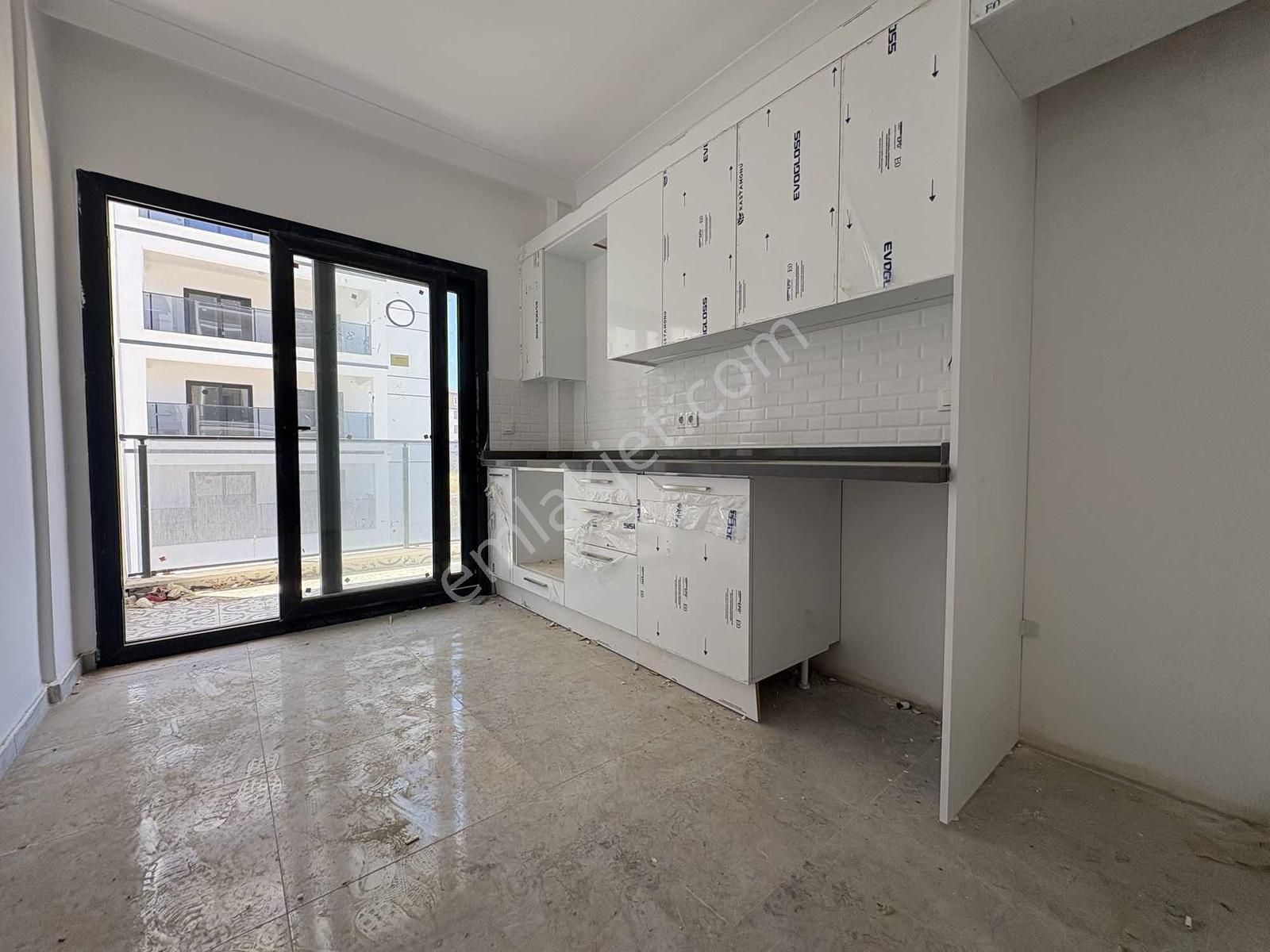 Rw Nefes'ten Badem Alanında Havuzlu Sitede 2+1 Daire - Görsel 6