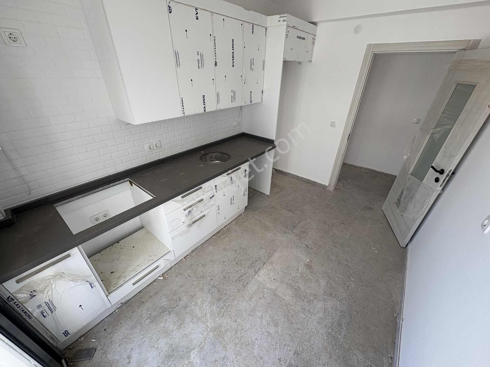 Rw Nefes'ten Badem Alanında Havuzlu Sitede 2+1 Daire - Görsel 12