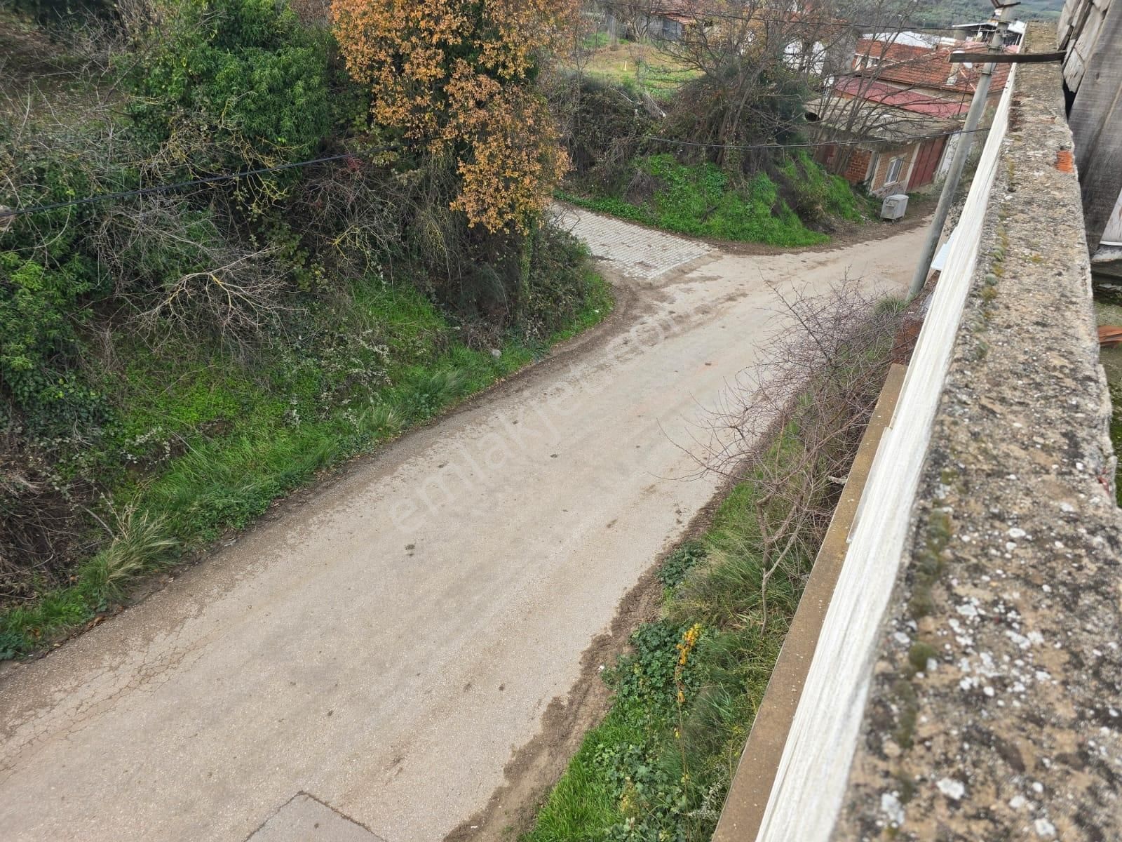 Tırpan'dan 685m2 Arsa Alanı Deniz Man. Asfalta Cephe Müstakil Ev - Görsel 24