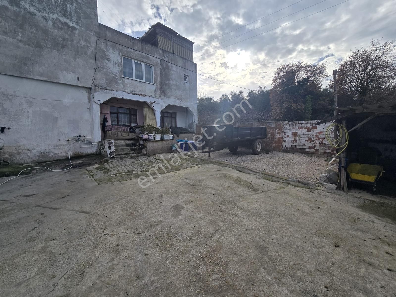 Tırpan'dan 685m2 Arsa Alanı Deniz Man. Asfalta Cephe Müstakil Ev - Görsel 6