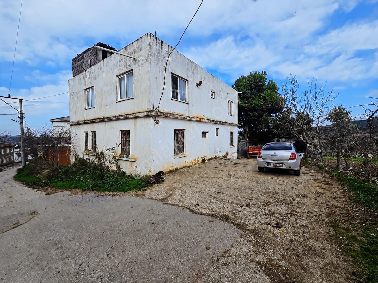 Tırpan'dan 685m2 Arsa Alanı Deniz Man. Asfalta Cephe Müstakil Ev - Görsel 2