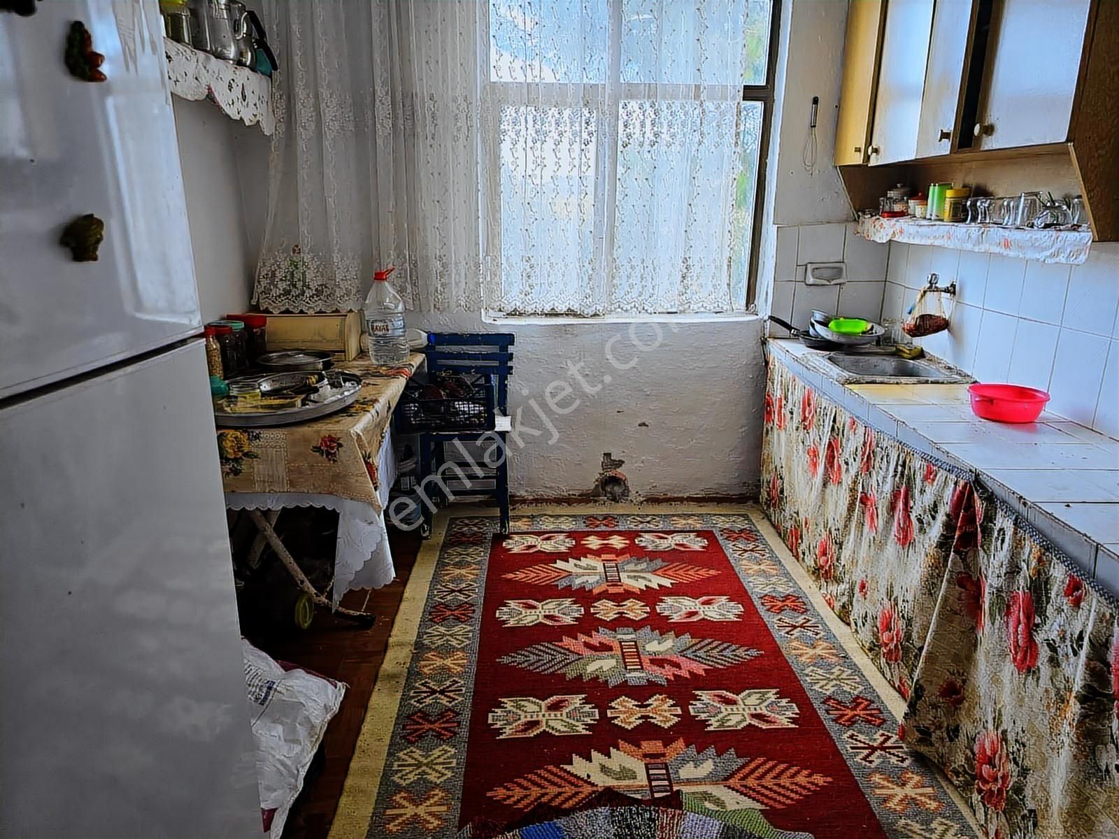 Tırpan'dan 685m2 Arsa Alanı Deniz Man. Asfalta Cephe Müstakil Ev - Görsel 9