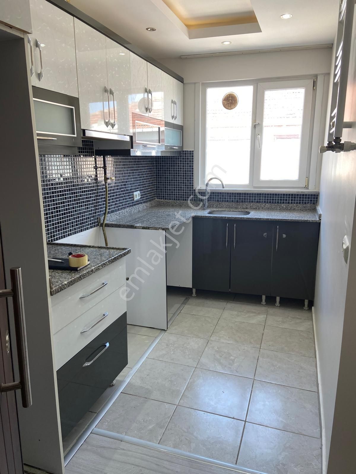 Kocamustafapaşa-silivrikapı Cd.-köşe-balkonlu-yapılı Daire - Görsel 5