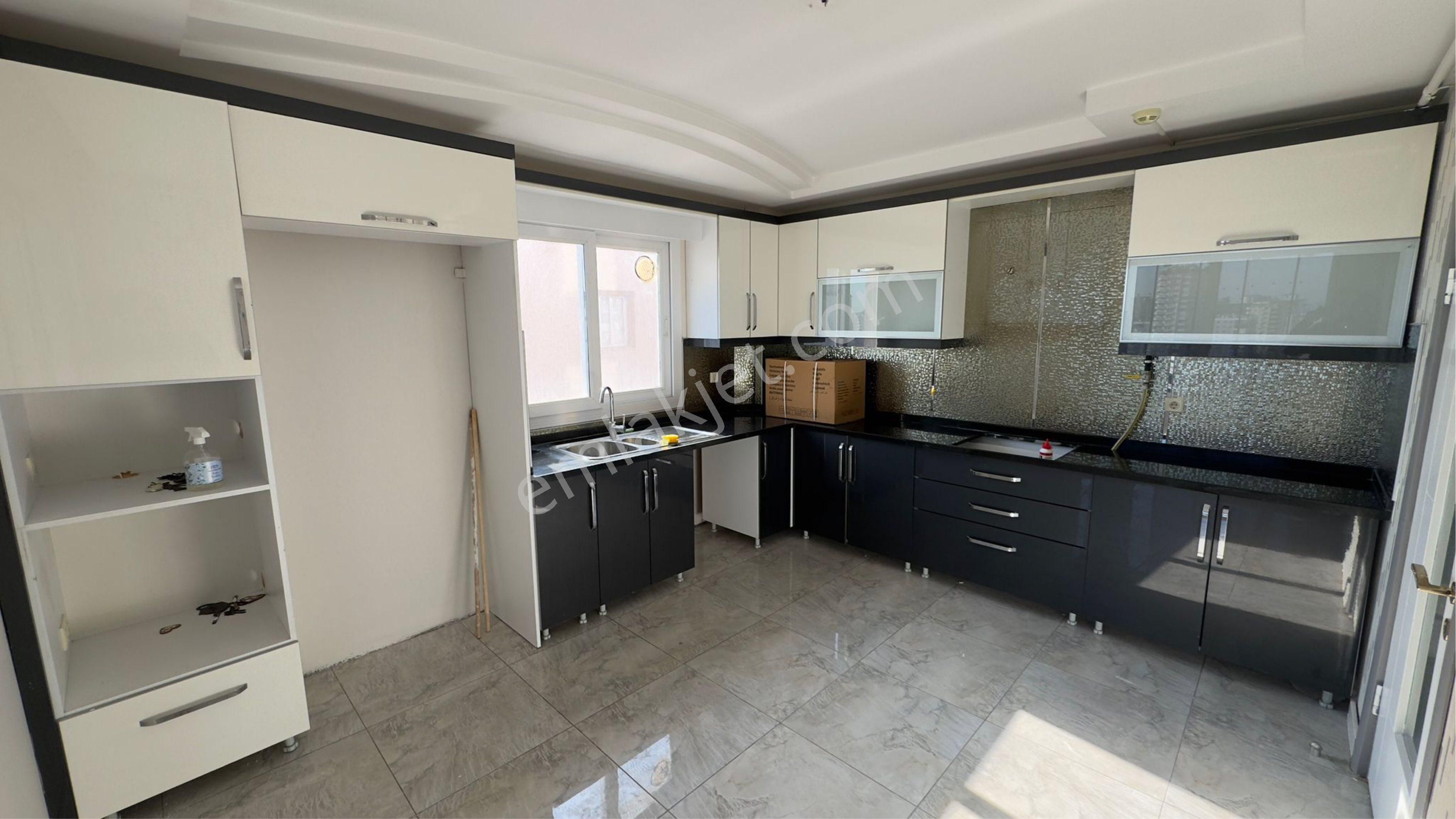 Mezitlinin En Güzel Yerinde 4+1 Geniş Daire - Görsel 13