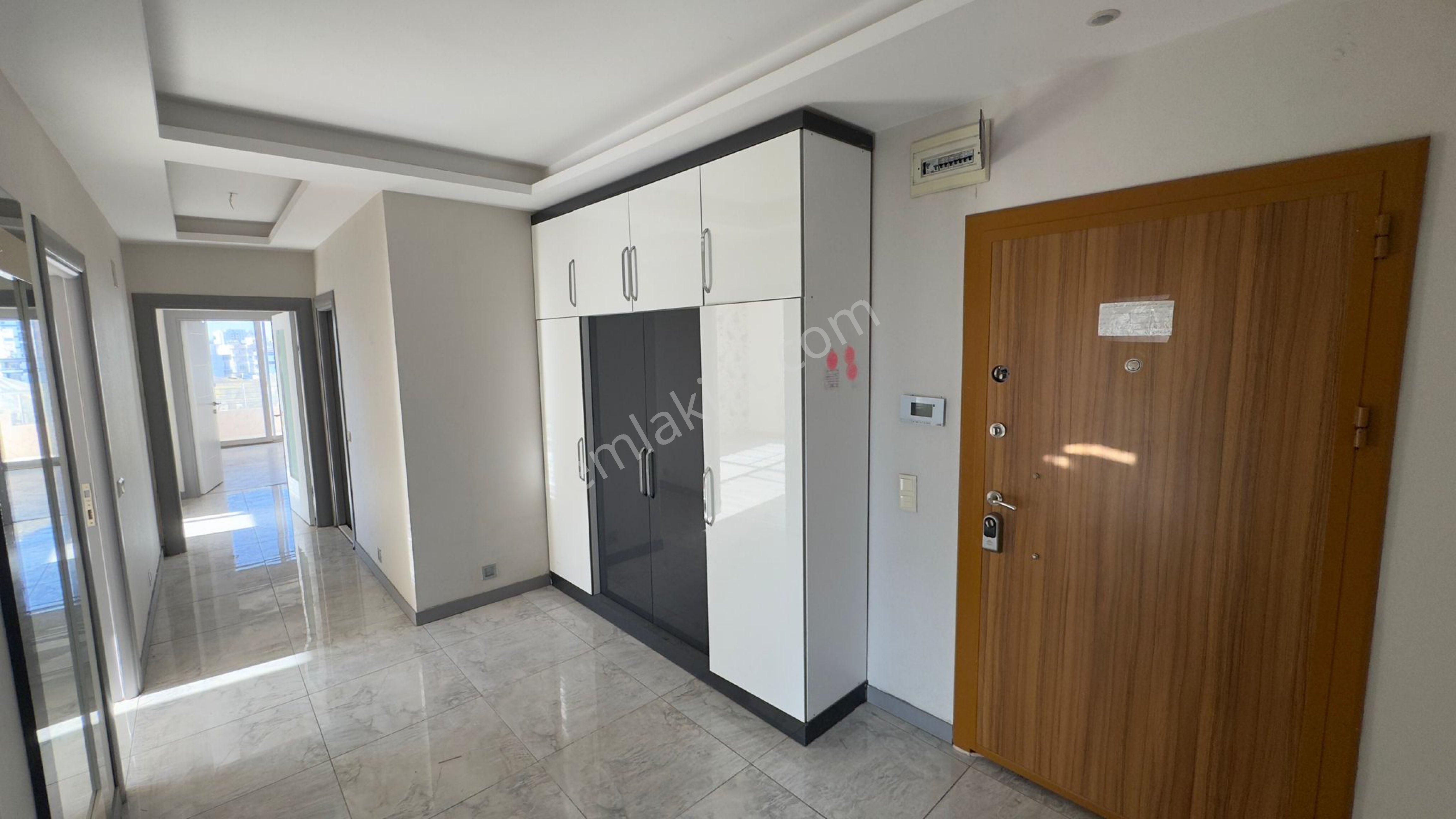 Mezitlinin En Güzel Yerinde 4+1 Geniş Daire - Görsel 15