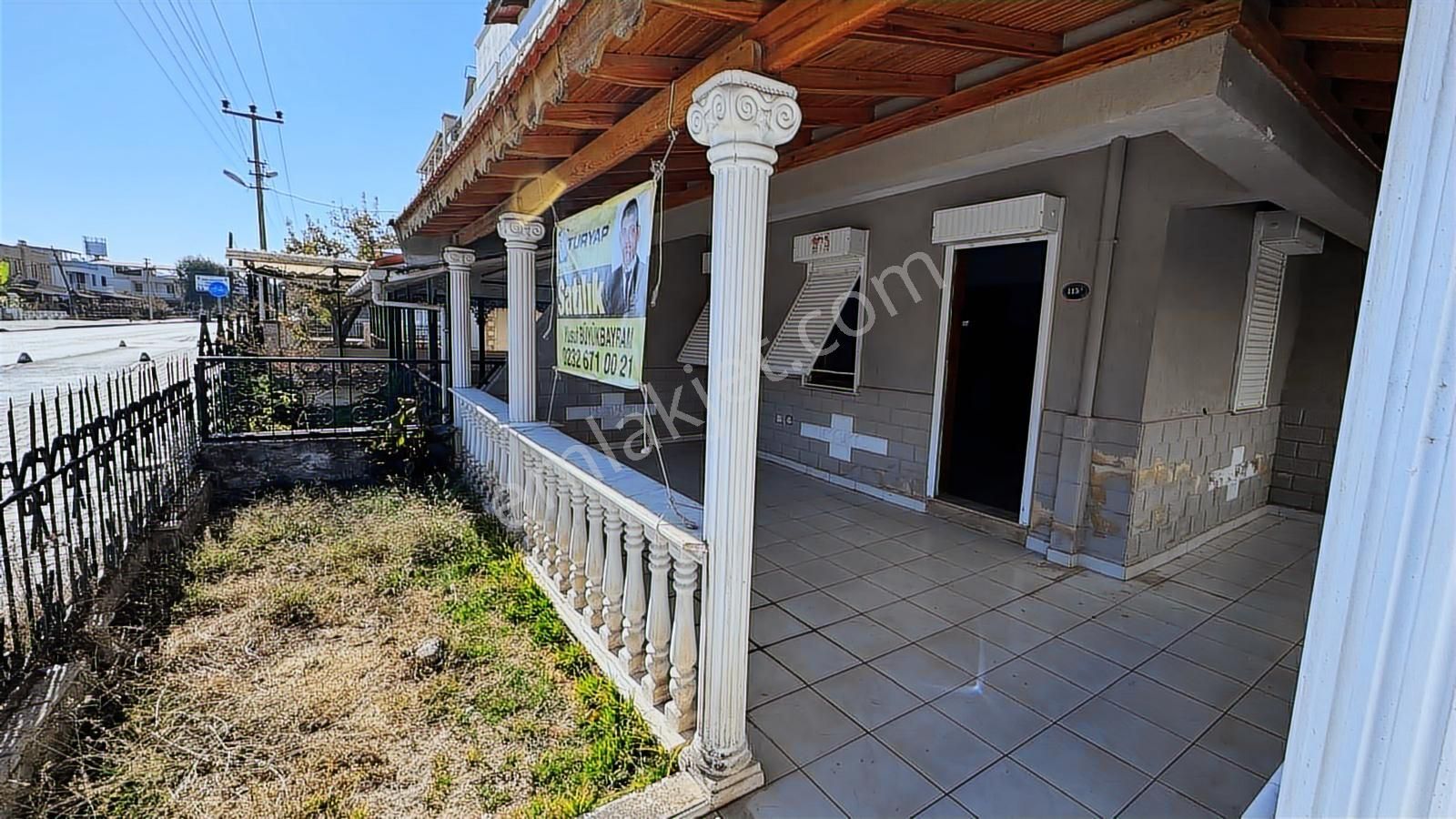 Dikili Cumhuriyet Mah. Fırsat Villa Satılıktır.