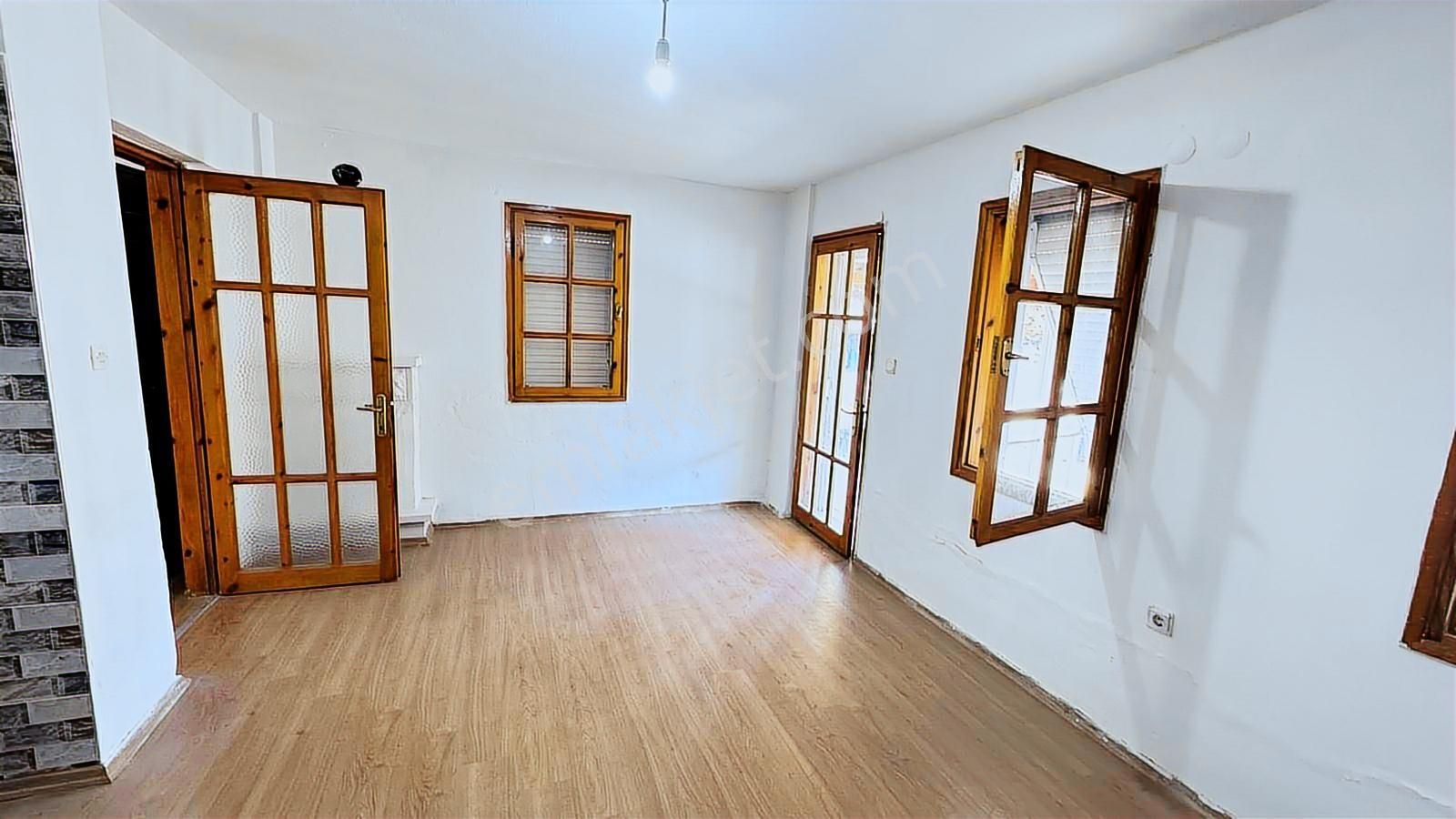 Dikili Cumhuriyet Mah. Fırsat Villa Satılıktır. - Görsel 14