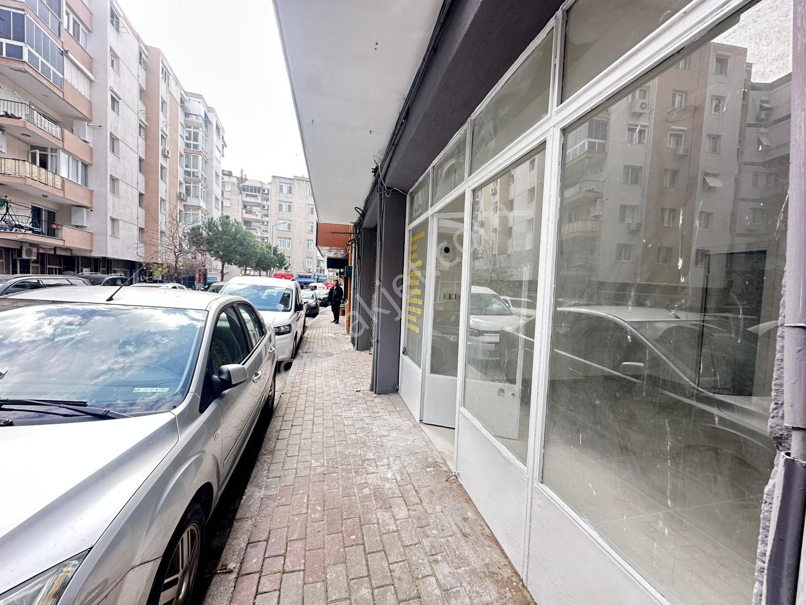 Karşıyaka Bahçelievler De Yola Cepheli Kiralık Dükkan - Görsel 5