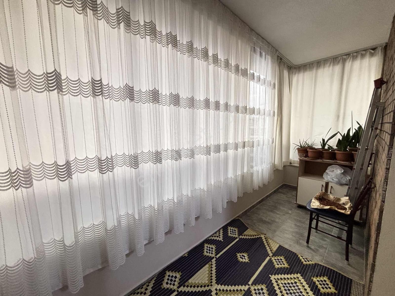 Parsanada Modern Tasarımlı Merkezi Konumda Ferah 3+1 Lüks Daire - Görsel 2