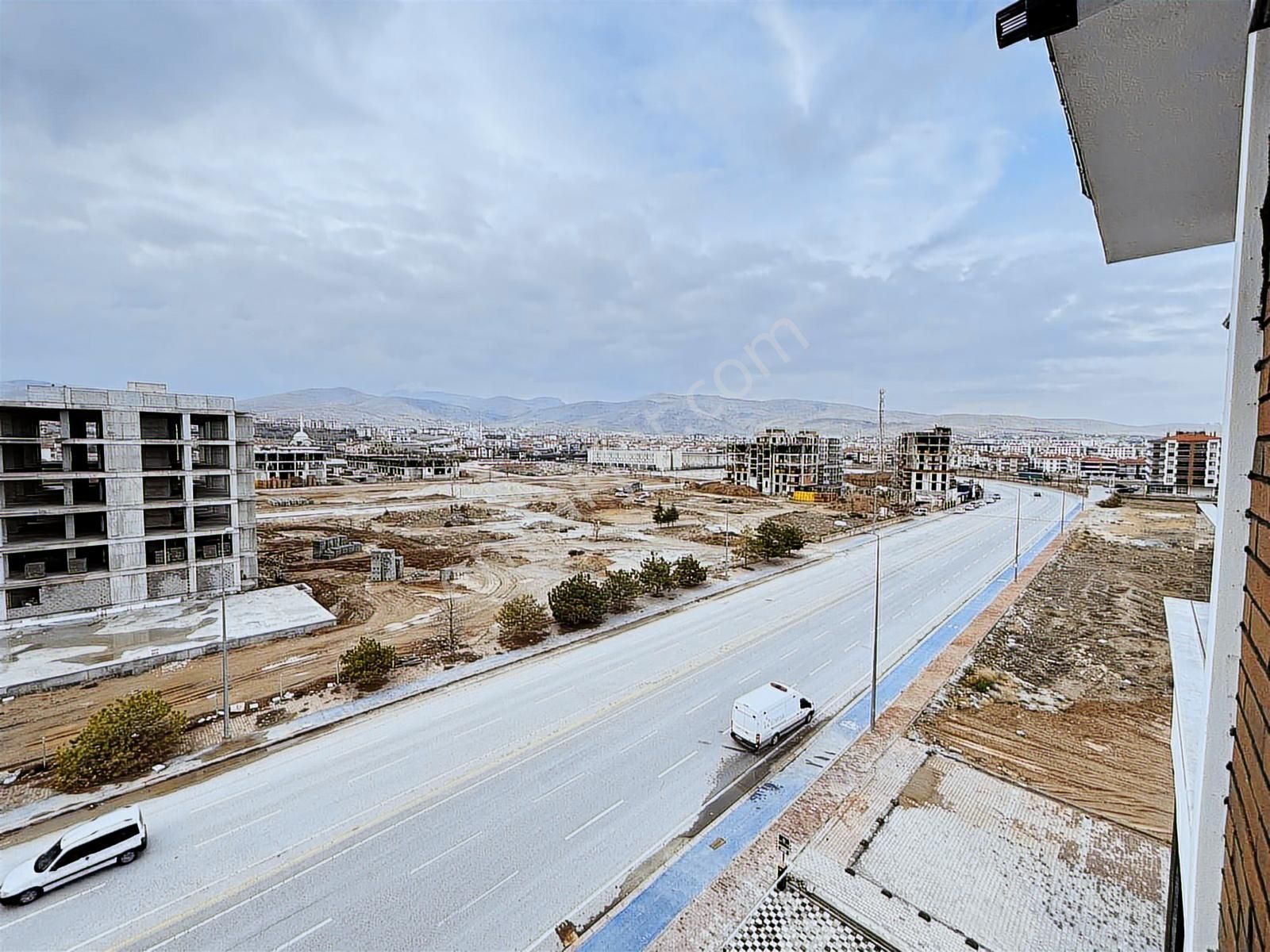 Parsanada Modern Tasarımlı Merkezi Konumda Ferah 3+1 Lüks Daire - Görsel 15