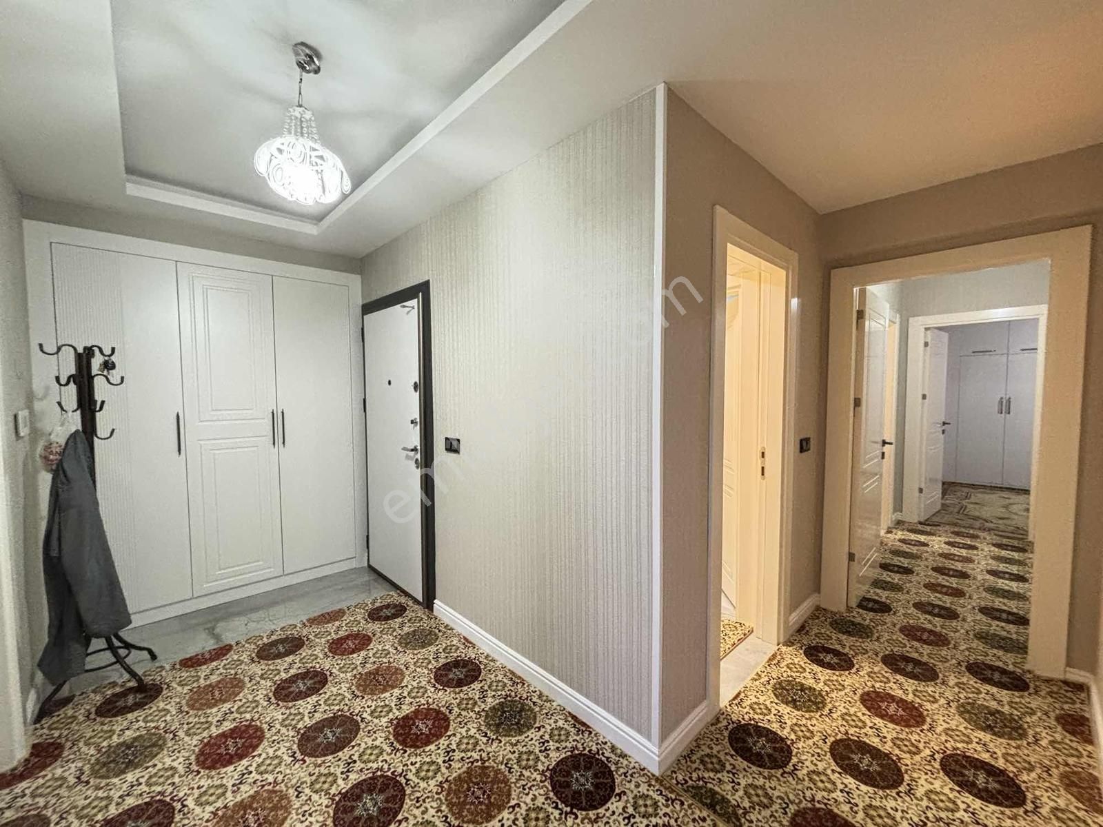 Parsanada Modern Tasarımlı Merkezi Konumda Ferah 3+1 Lüks Daire - Görsel 8