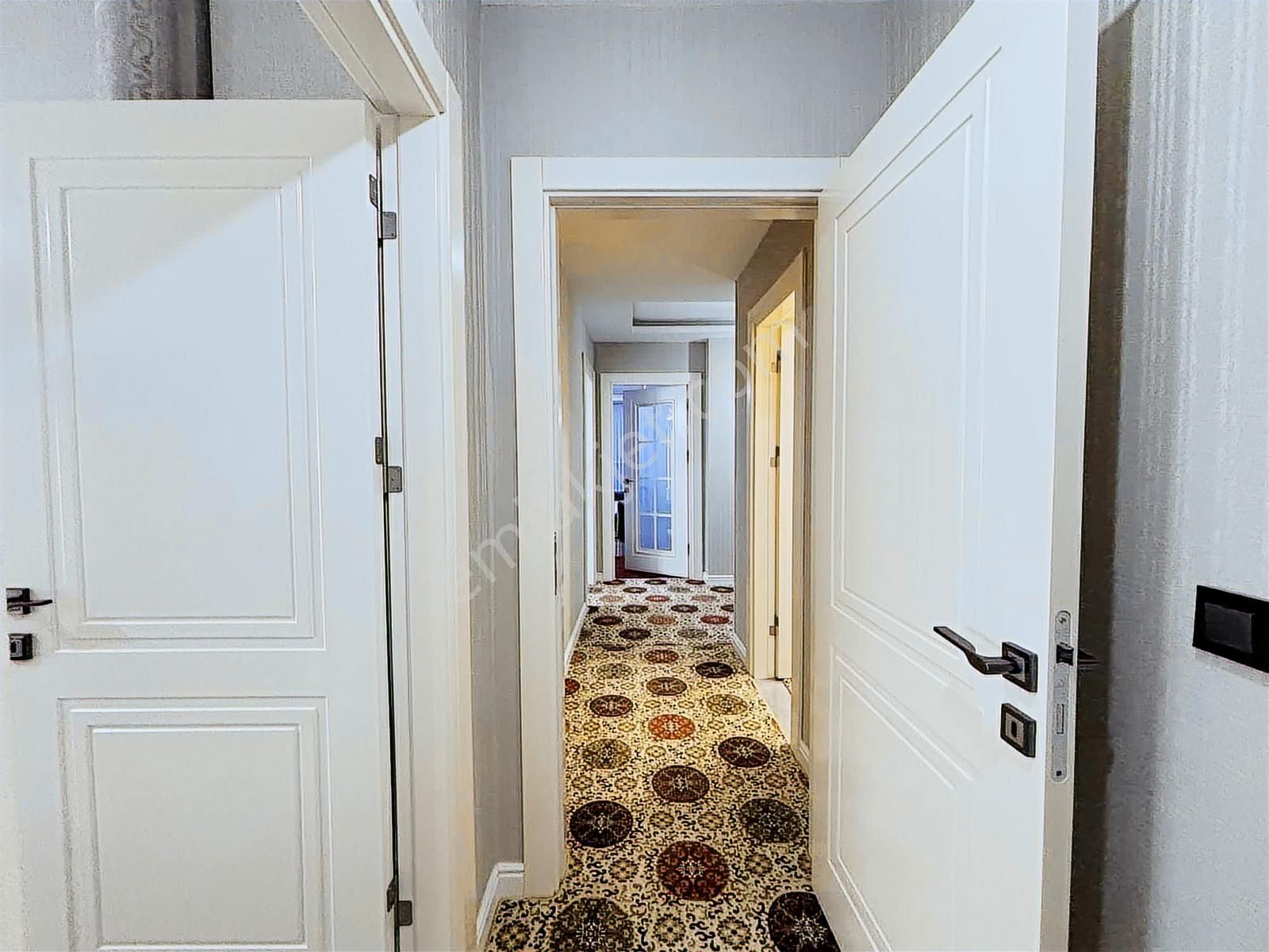 Parsanada Modern Tasarımlı Merkezi Konumda Ferah 3+1 Lüks Daire - Görsel 22