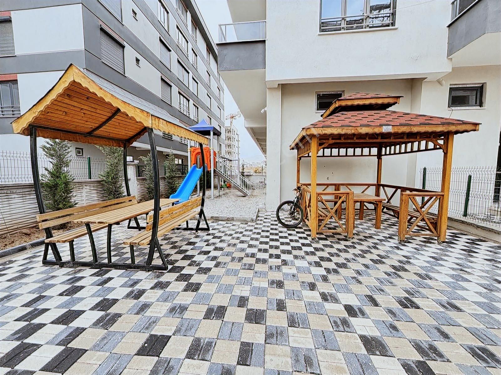 Parsanada Modern Tasarımlı Merkezi Konumda Ferah 3+1 Lüks Daire - Görsel 10