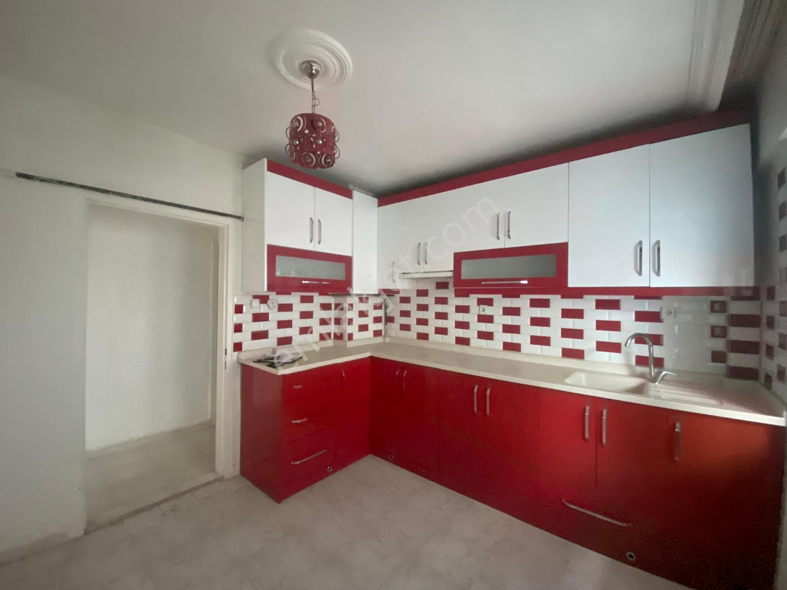 Koza Emlak'tan Andiçen Mahalesinde Cadde Üzerinde Yapılı Ara Katta Ön Cephe De 3+1 Satılık Daireee - Görsel 5