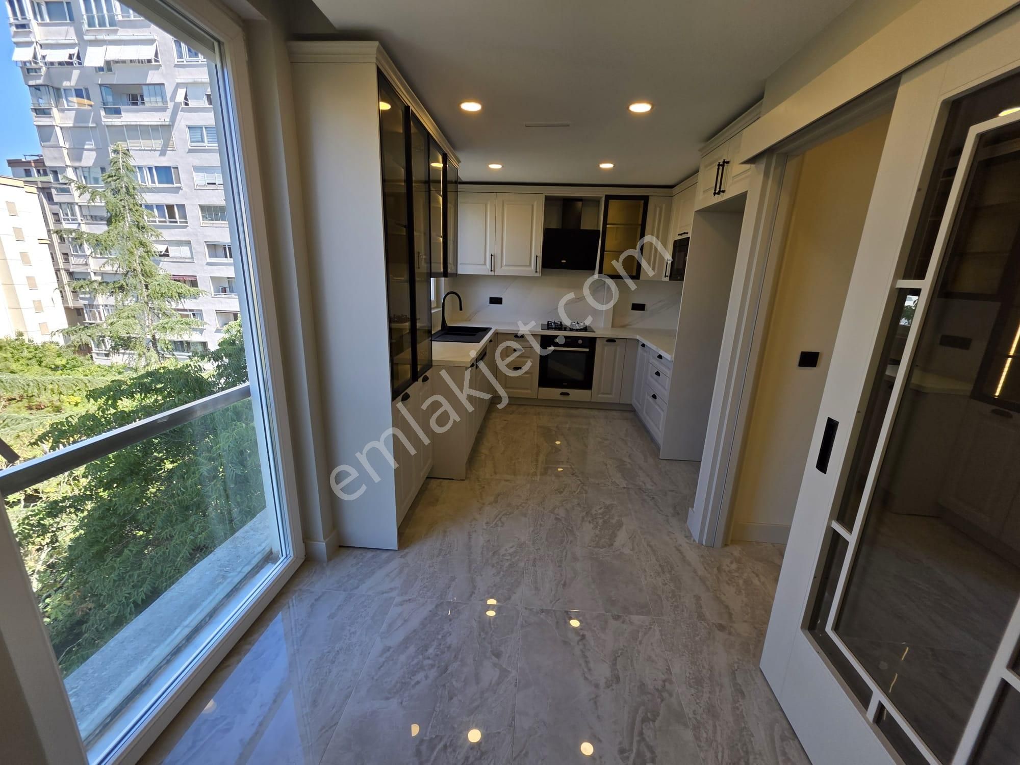 Caddebostan Da Bağdat Caddesine 1. Paralelde Ebeveyn Banyolu 125m2 Net - Görsel 5