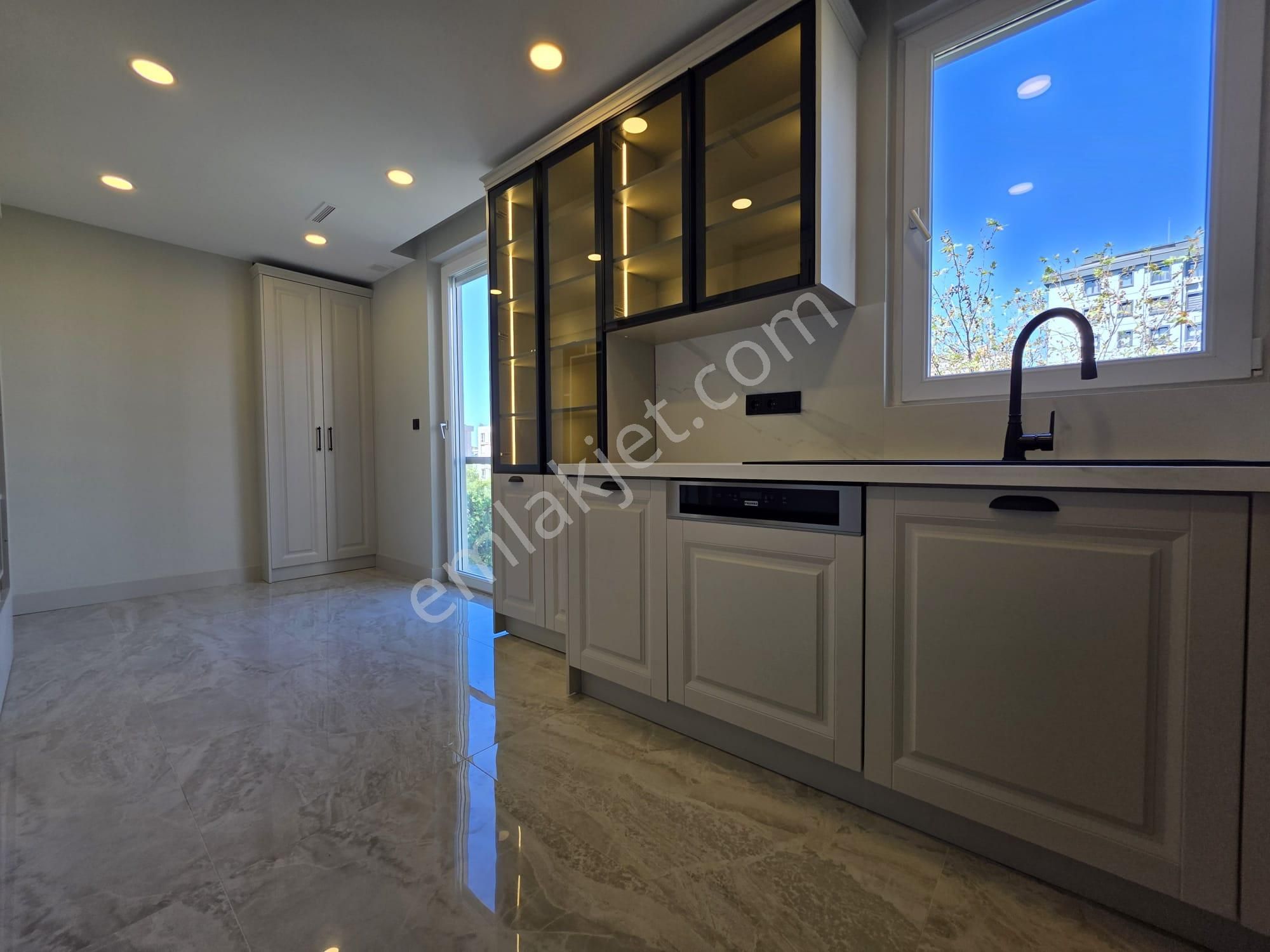 Caddebostan Da Bağdat Caddesine 1. Paralelde Ebeveyn Banyolu 125m2 Net - Görsel 7