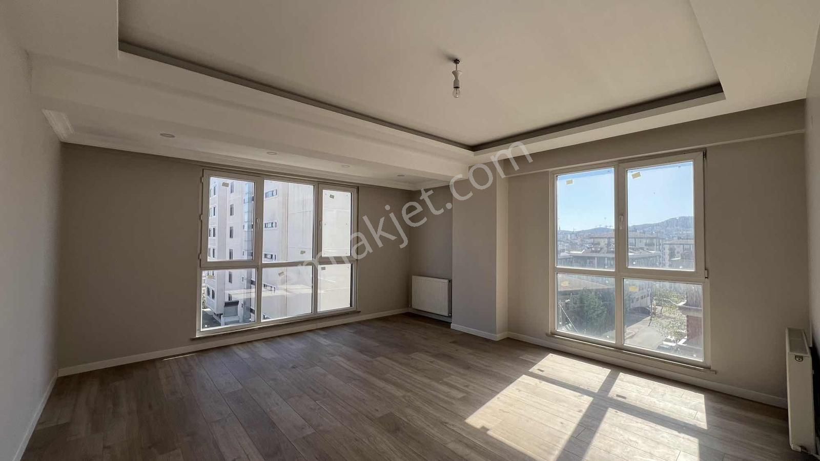 Butik Garden Sitesinde Satılık 3+1 Geniş Daire