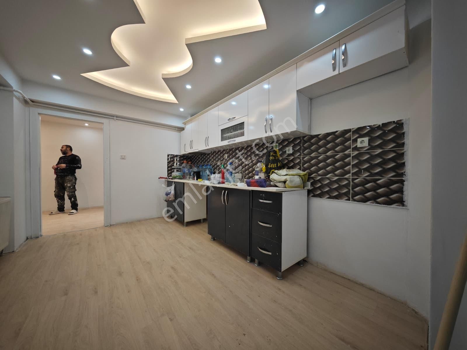 Beşikkaya'da Asansörlü Full Yapılı 2+1 Giriş Kat Satılık Daire !!! - Görsel 9