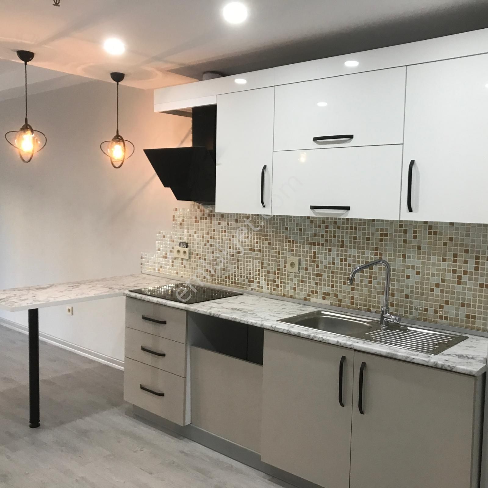 Papatya Residence 2 Metrobüse 5 Dakika Ön Cephe Bakımlı 1+1 - Görsel 15