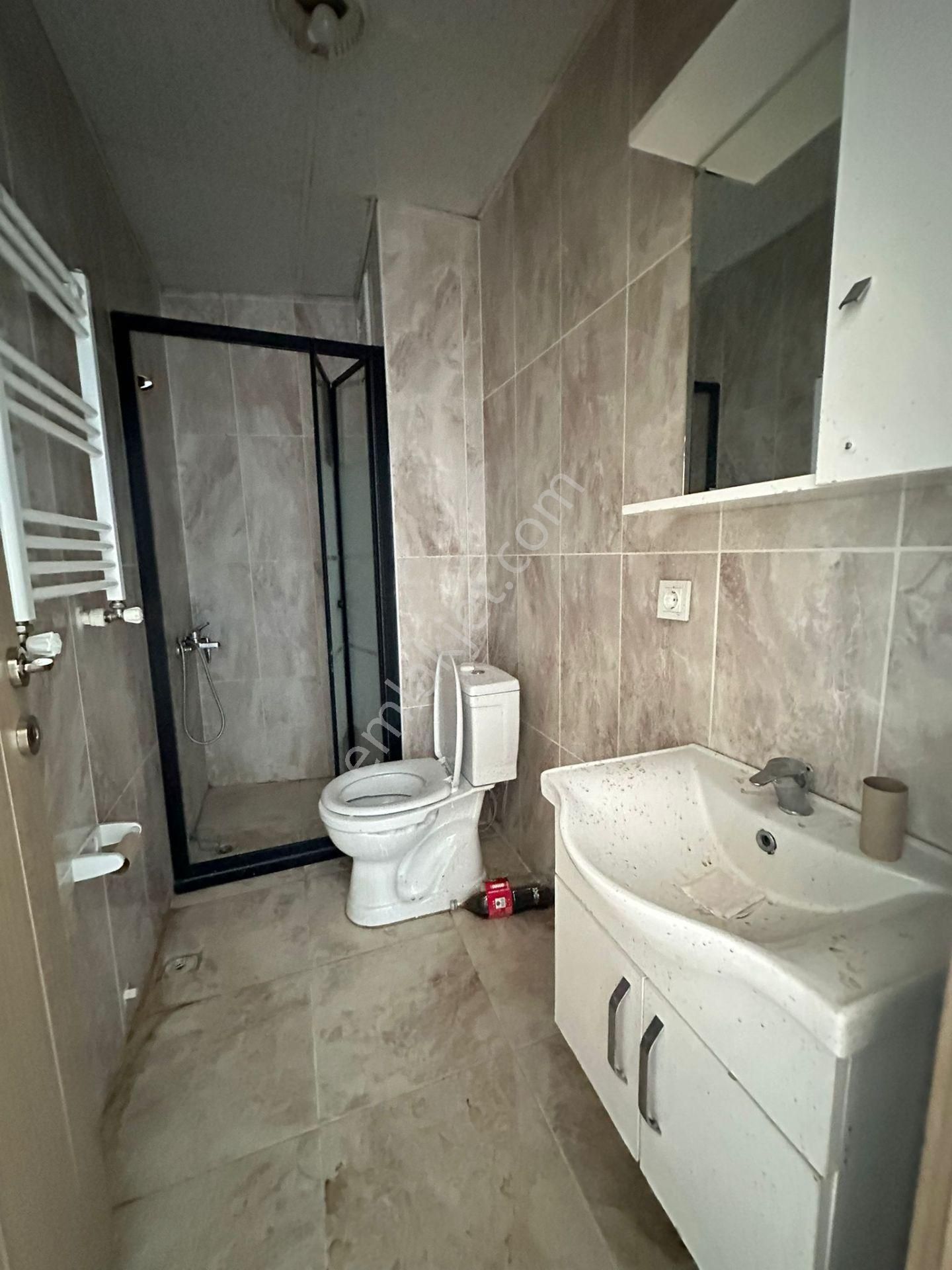 Esenyurt Kıraç Necip Fazıl Kısakürek Mahallesi 2+1 Kiralık Çatı Katı Daire Çift Teraslı Yeni Bina - Görsel 12