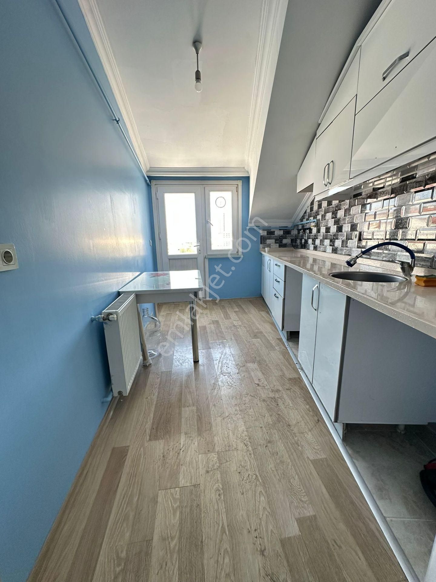 Esenyurt Kıraç Necip Fazıl Kısakürek Mahallesi 2+1 Kiralık Çatı Katı Daire Çift Teraslı Yeni Bina - Görsel 14