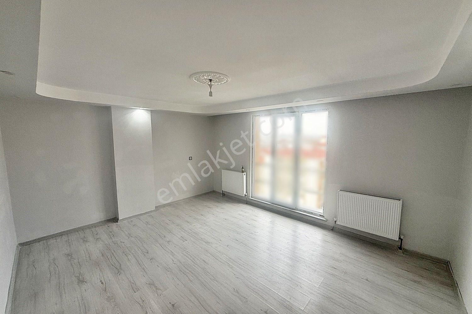 Metin Yapı'dan Cadde Üzeri Ön Cephe Satılık 2+1 Daire!!