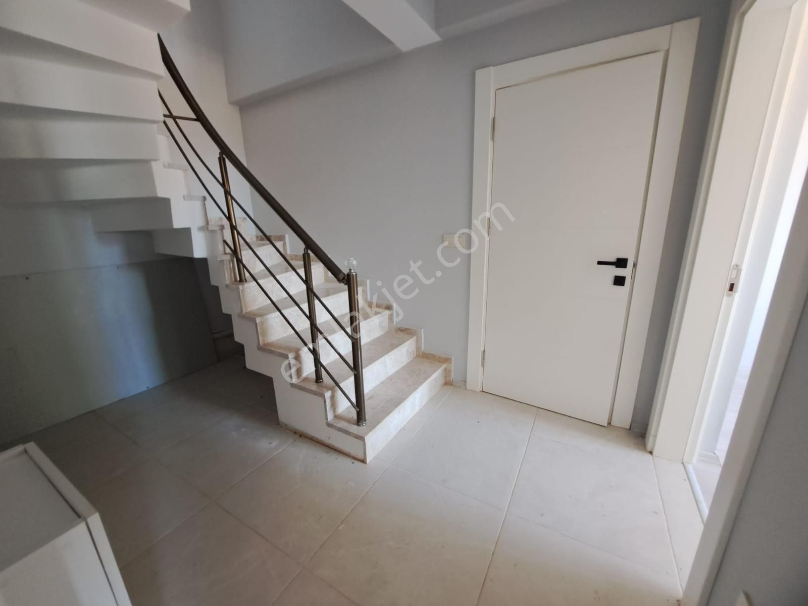 Maltepe Dragosta Satılık İkiz Villa 701 Net Arsa Üstünde İskanlı - Görsel 16