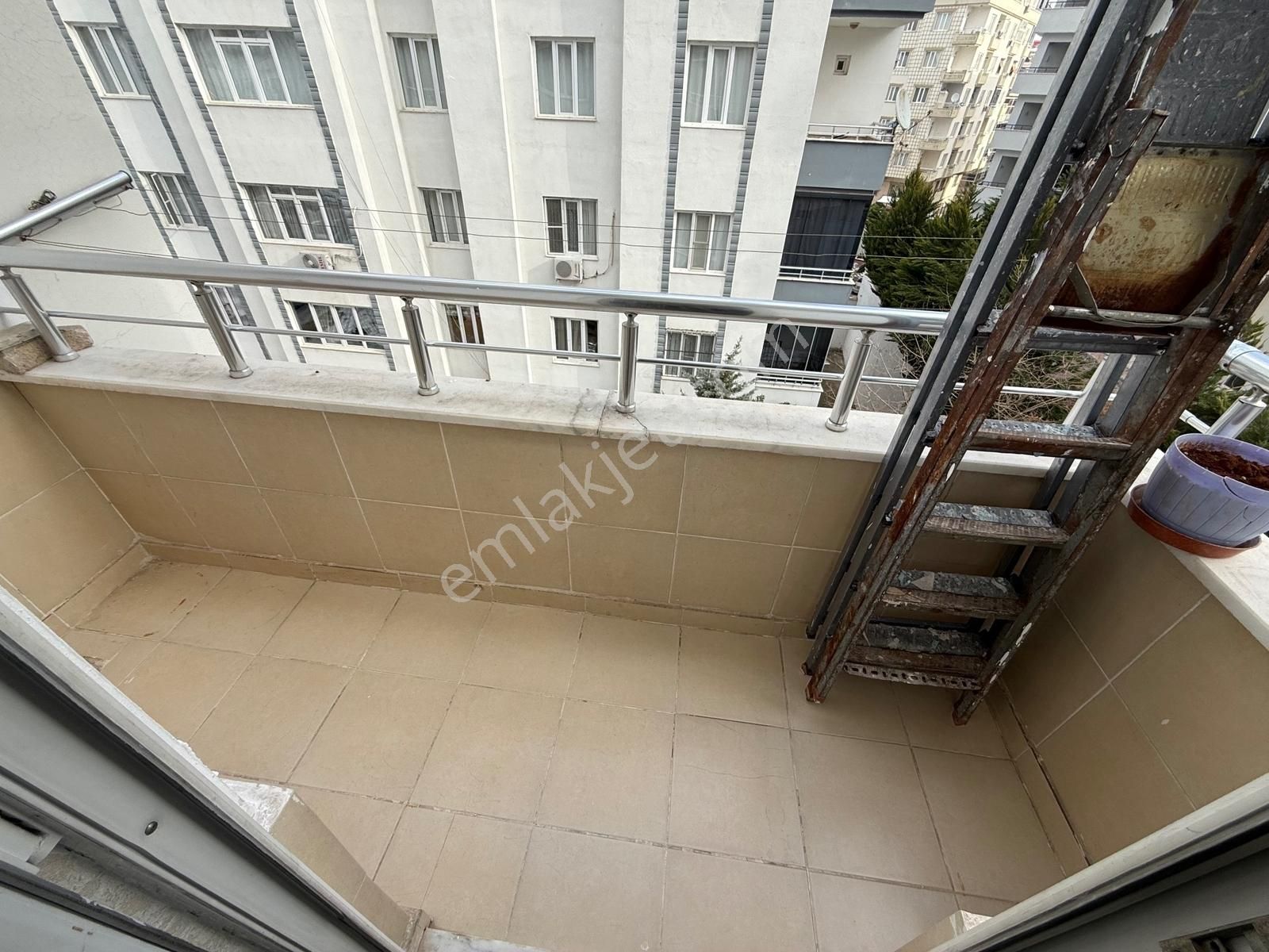 Gaziantep Üni. Yakınında Memur Binasında 1+1 Temiz Eşyalı Daire - Görsel 5