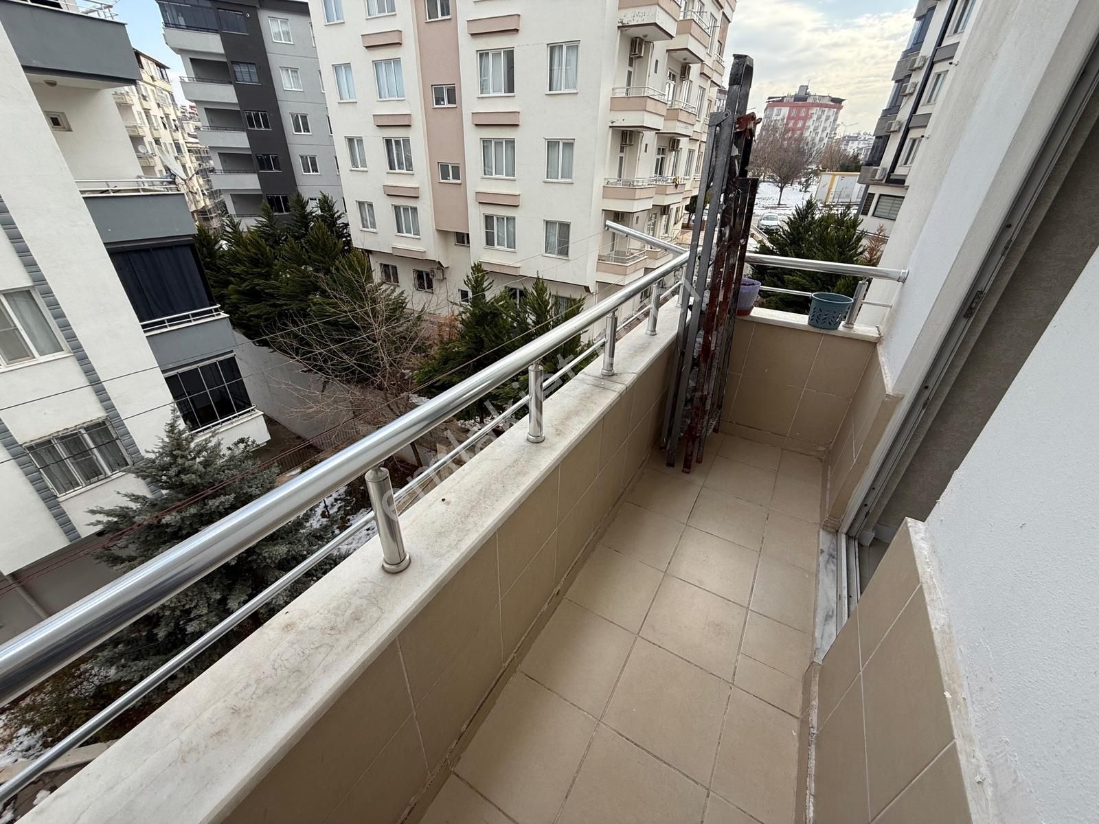 Gaziantep Üni. Yakınında Memur Binasında 1+1 Temiz Eşyalı Daire - Görsel 22