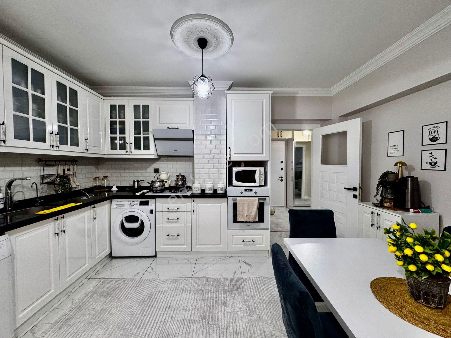 Kalecik Emlak'tan Merkezi Konumda Yapılı Masrafsız Katta 3+1 Daire - Görsel 4