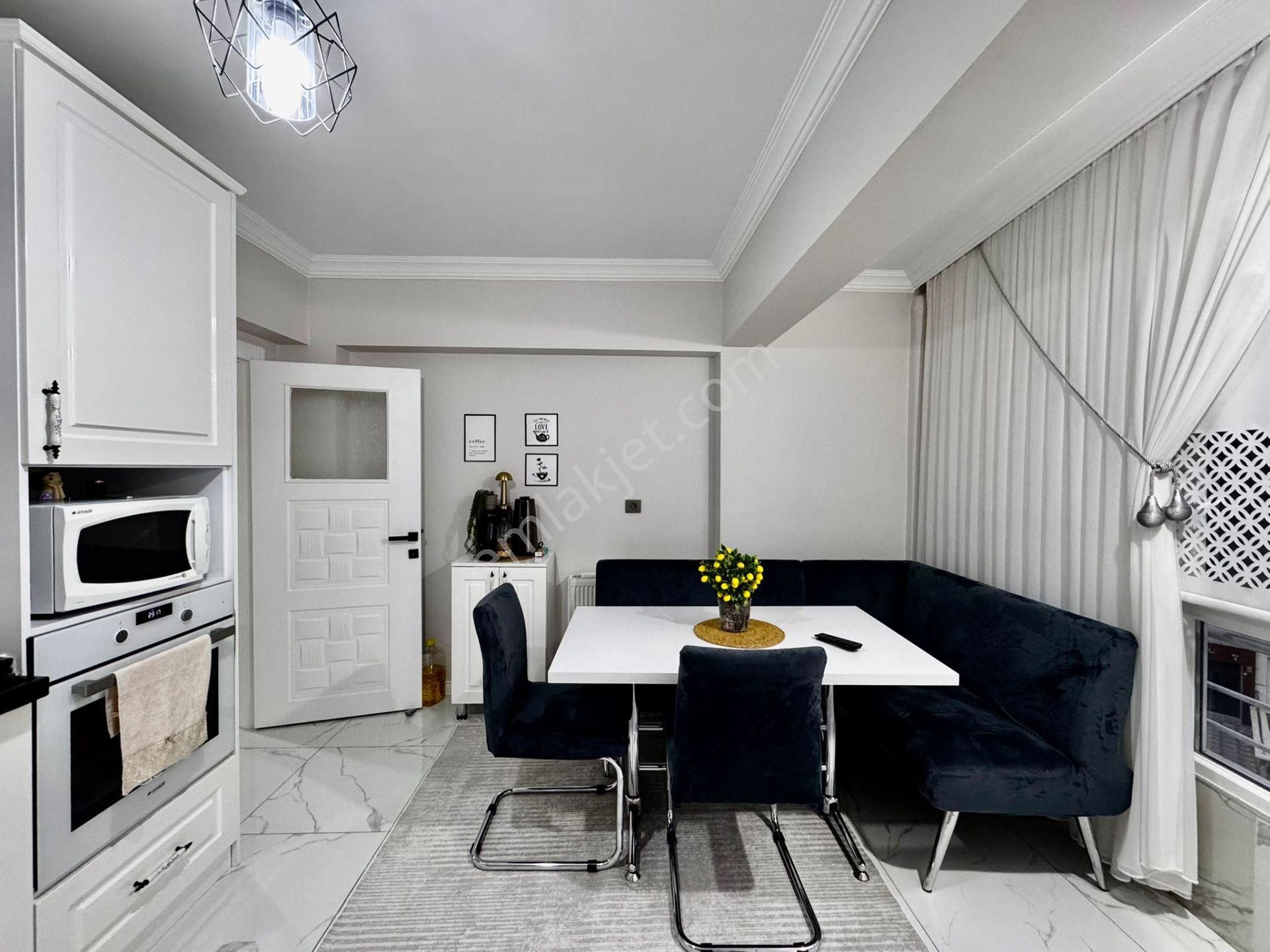 Kalecik Emlak'tan Merkezi Konumda Yapılı Masrafsız Katta 3+1 Daire - Görsel 3