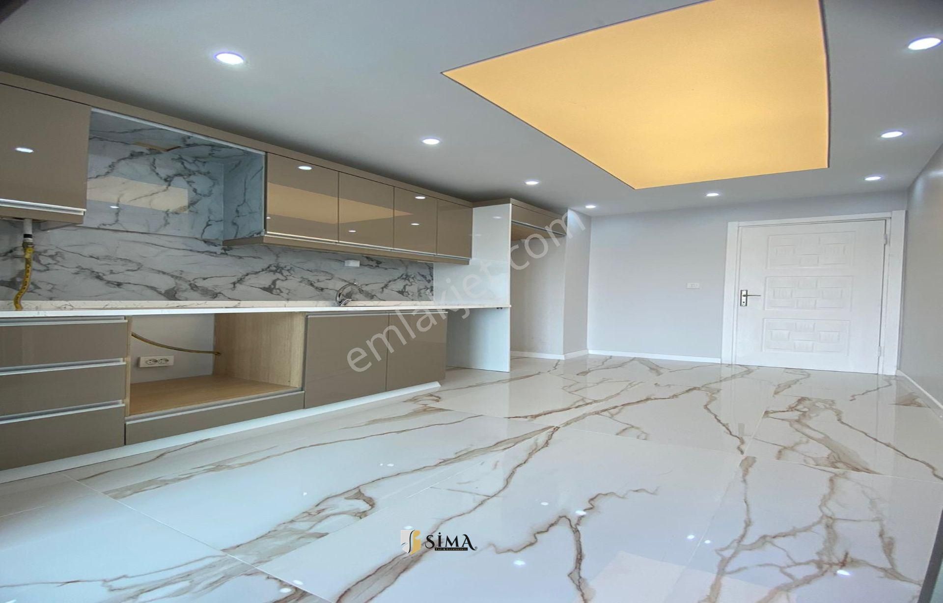 Sima Yapıda Marmara Park Ve Metrobüse 9 Dk Site İçi 2+1 Yatırımlık Fırsat Daire!