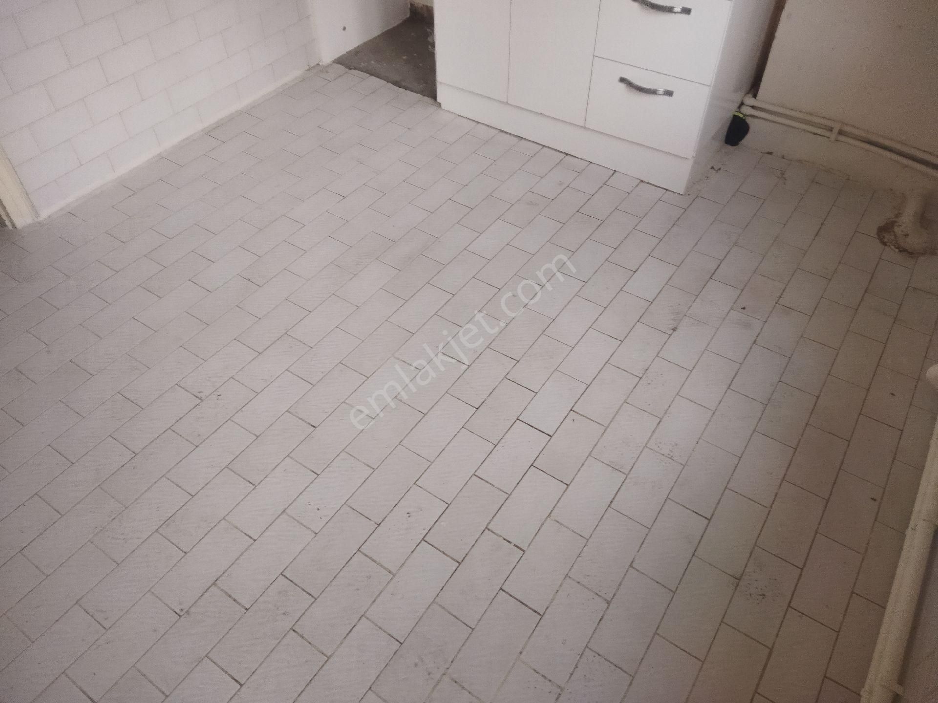 Çarşıda Şemştürbesi Yanı Kiralık 3+1 - Görsel 14