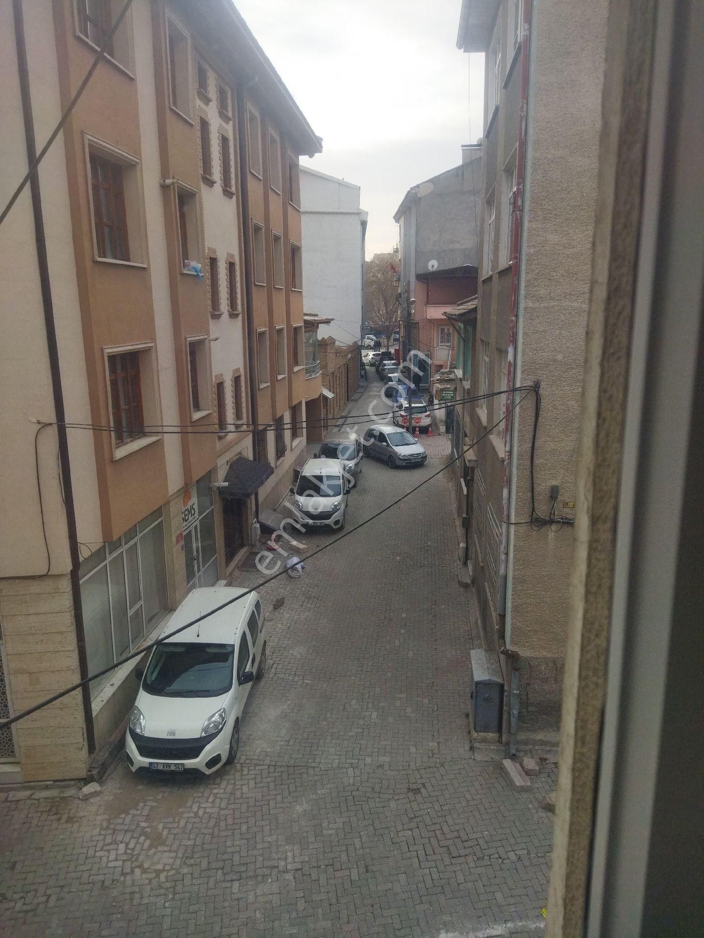 Çarşıda Şemştürbesi Yanı Kiralık 3+1 - Görsel 18