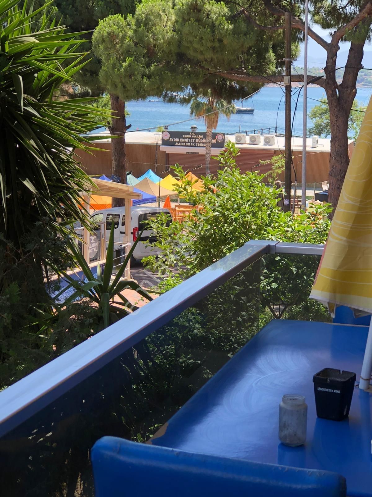 Altınkum Mahallesi’nde Denize 50 Metre! Balkondan Deniz Manzaralı 2+1 Satılık Daire - Görsel 2