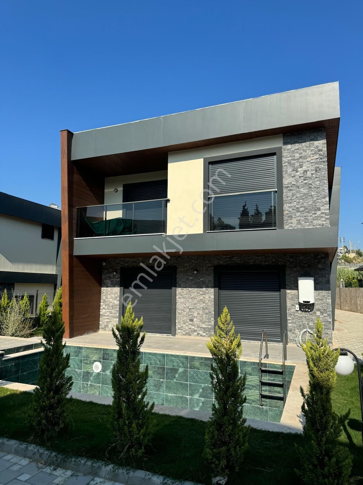 Site İçerisinde Özel Havuzlu 4+1 Satılık Villa - Görsel 2